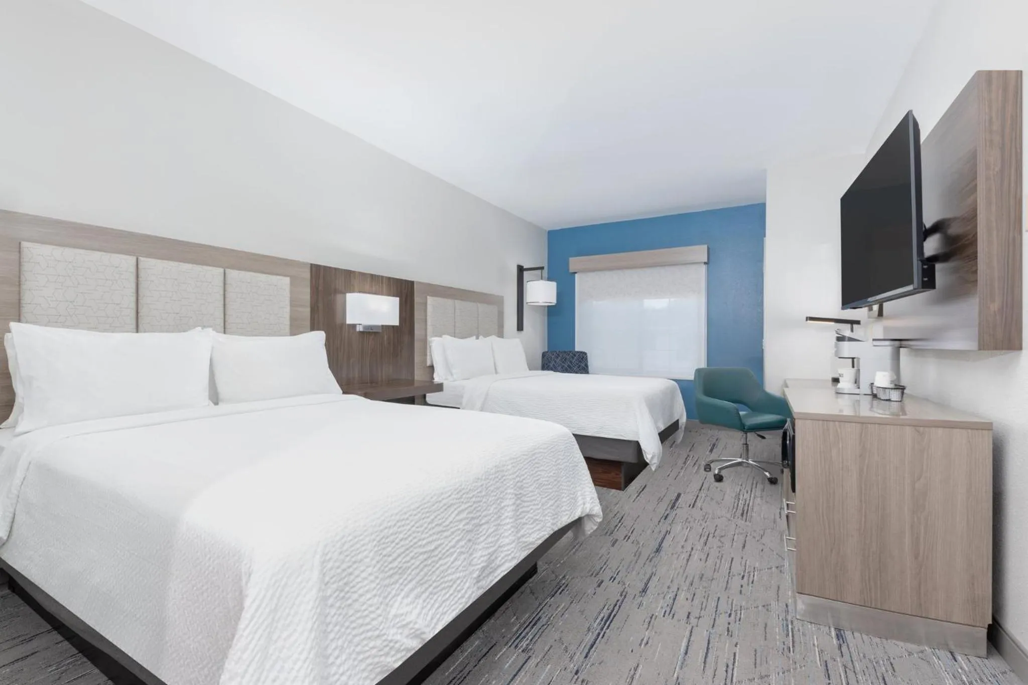 Photo of the whole room, Bed in Holiday Inn Express and Suites Granbury by IHG