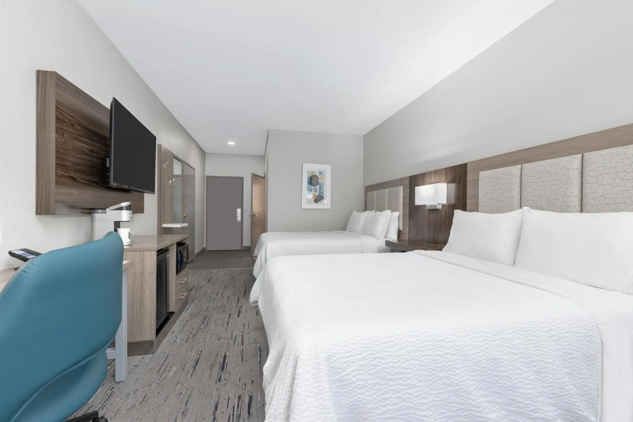 Photo of the whole room, Bed in Holiday Inn Express and Suites Granbury by IHG