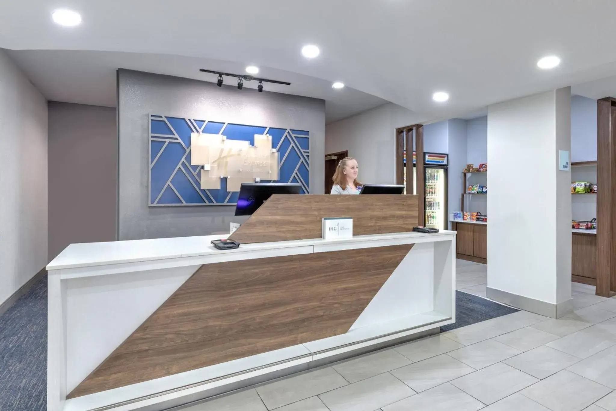 Property building in Holiday Inn Express and Suites Granbury by IHG Property building in Holiday Inn Express and Suites Granbury by IHG