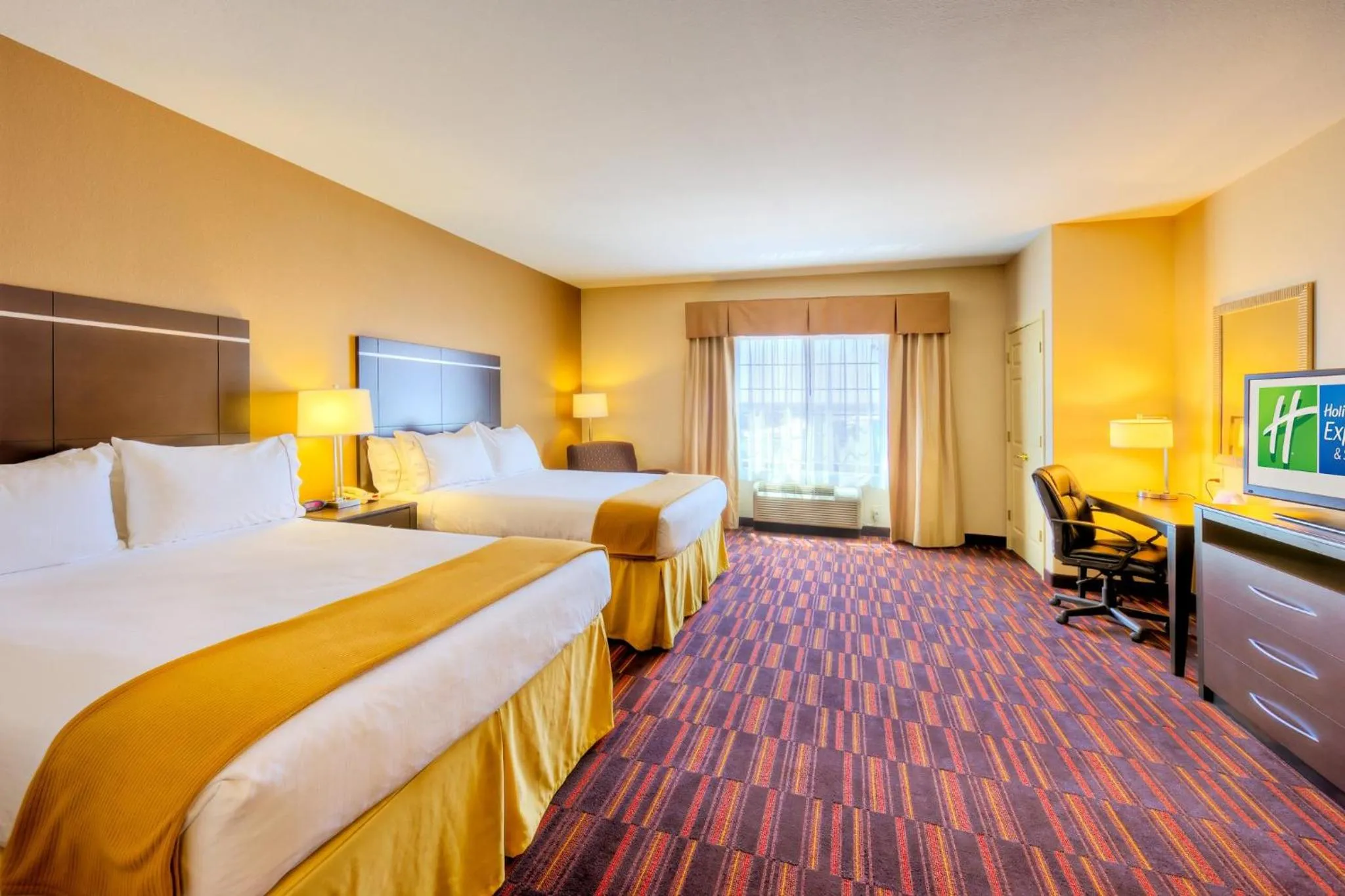 Photo of the whole room, Bed in Holiday Inn Express and Suites Granbury by IHG