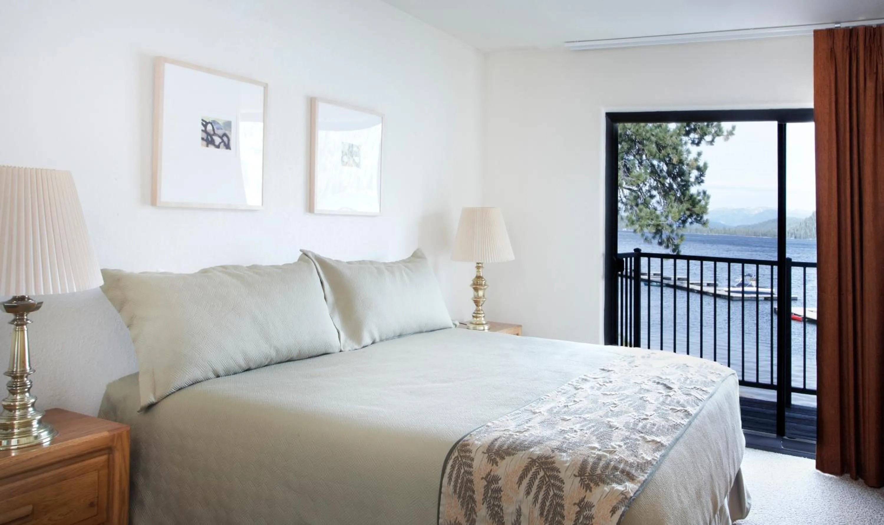 Bed in Donner Lake Village