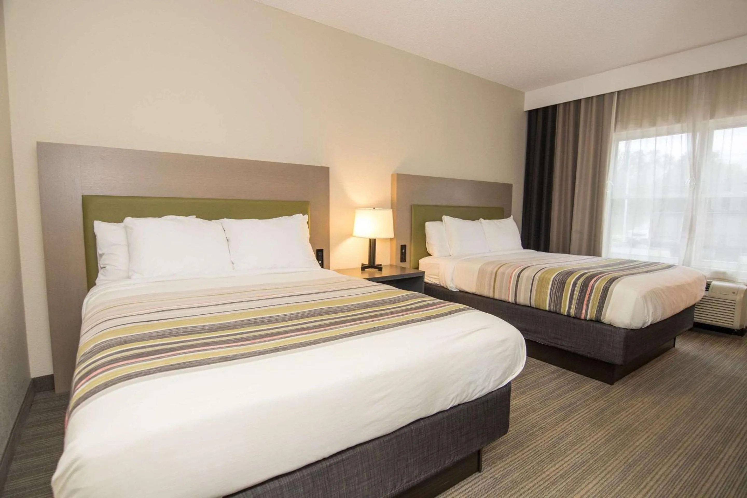 Bedroom, Bed in Country Inn & Suites by Radisson, Lehighton-Jim Thorpe, PA