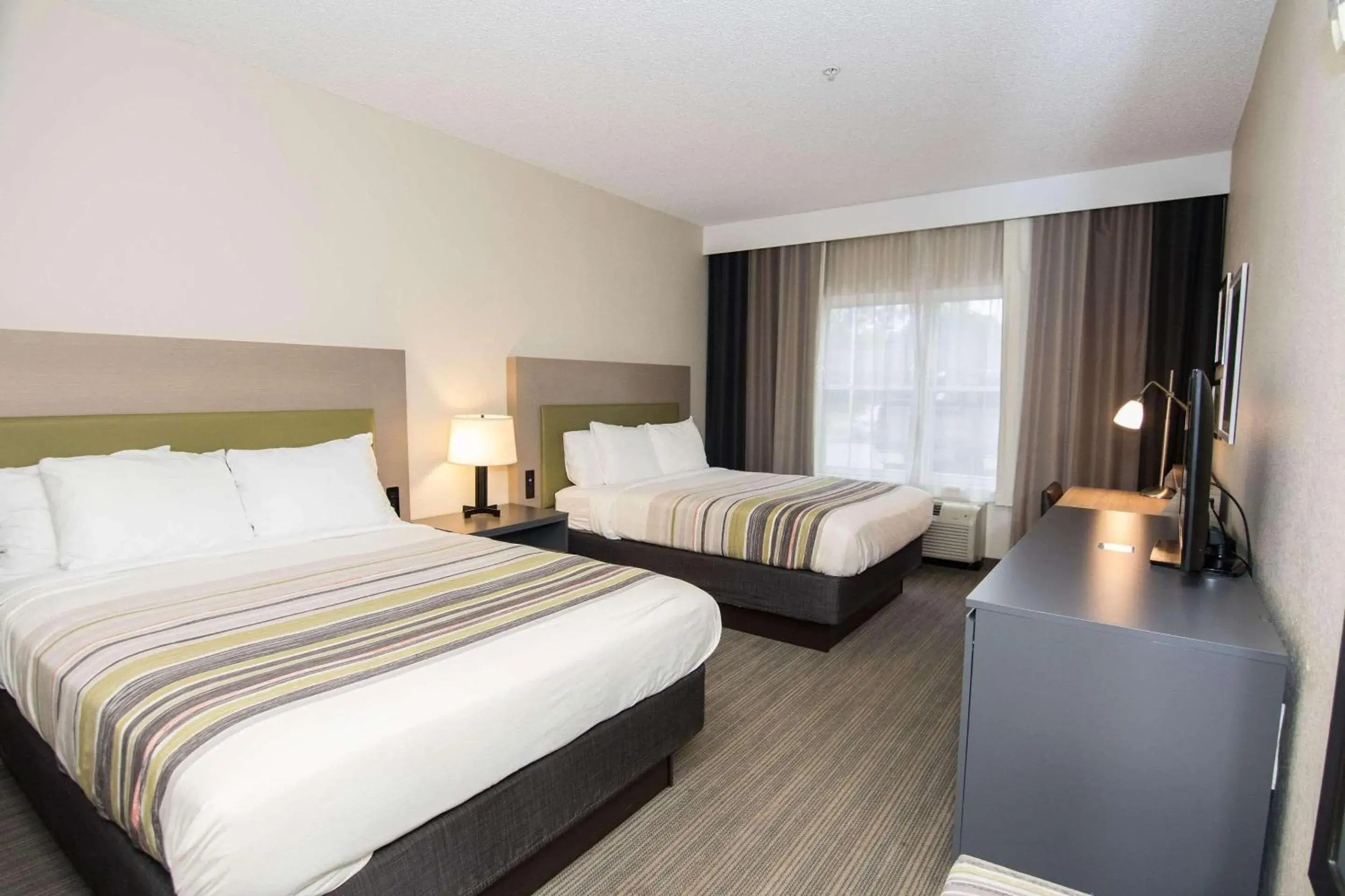 Bedroom, Bed in Country Inn & Suites by Radisson, Lehighton-Jim Thorpe, PA Bedroom, Bed in Country Inn & Suites by Radisson, Lehighton-Jim Thorpe, PA