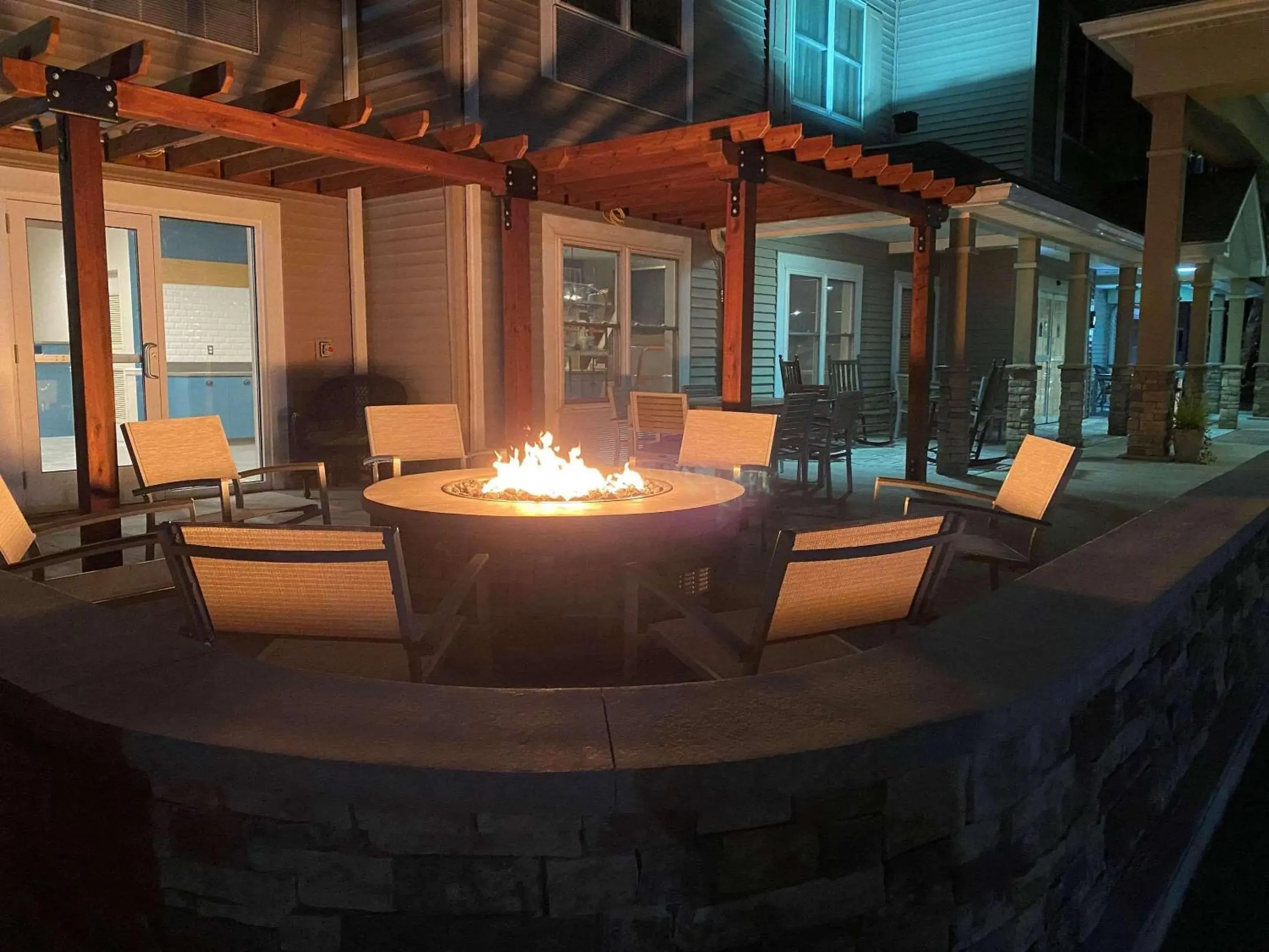 Property building in Country Inn & Suites by Radisson, Lehighton-Jim Thorpe, PA Property building in Country Inn & Suites by Radisson, Lehighton-Jim Thorpe, PA