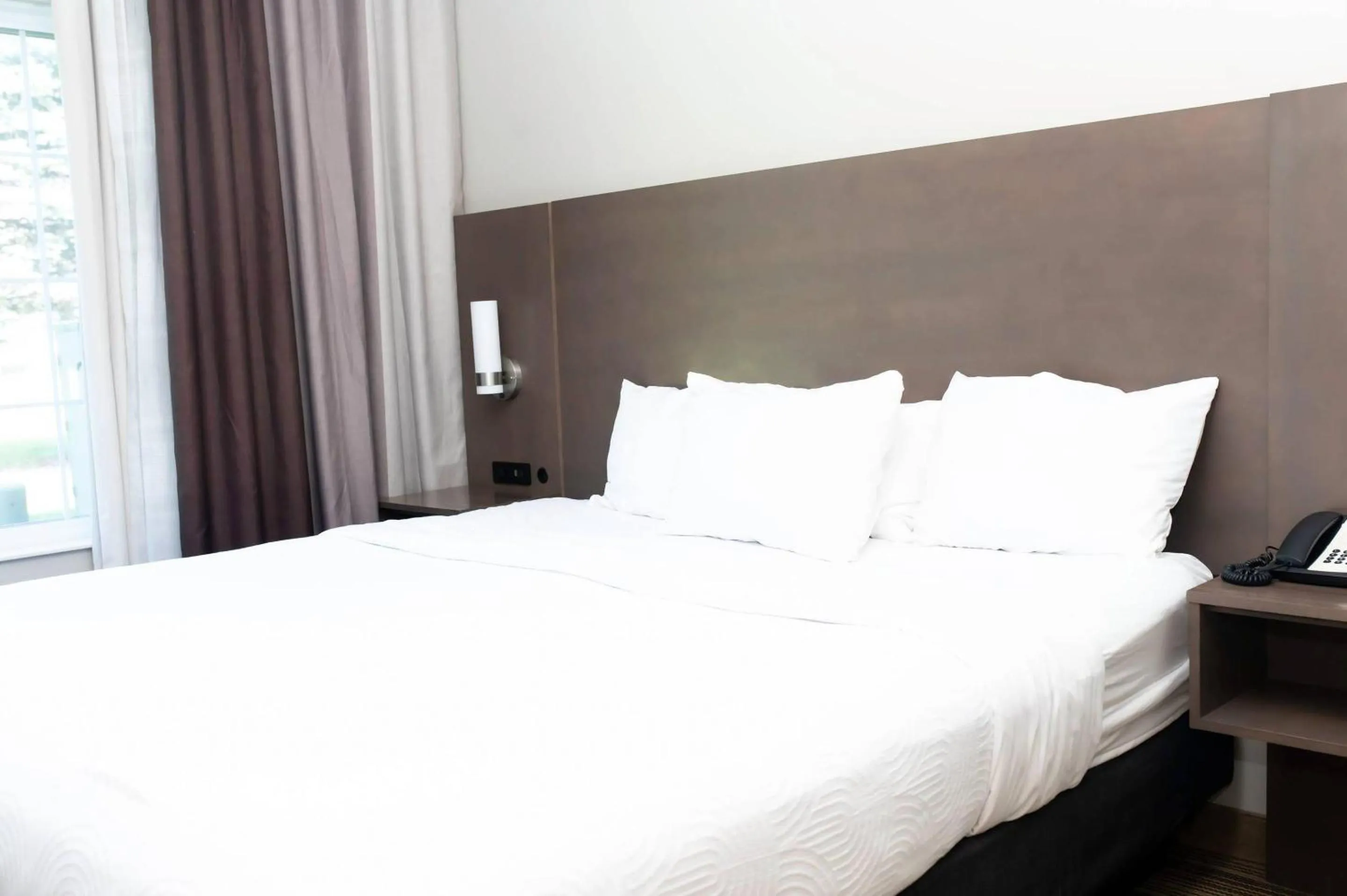 Bedroom, Bed in Country Inn & Suites by Radisson, Prairie du Chien