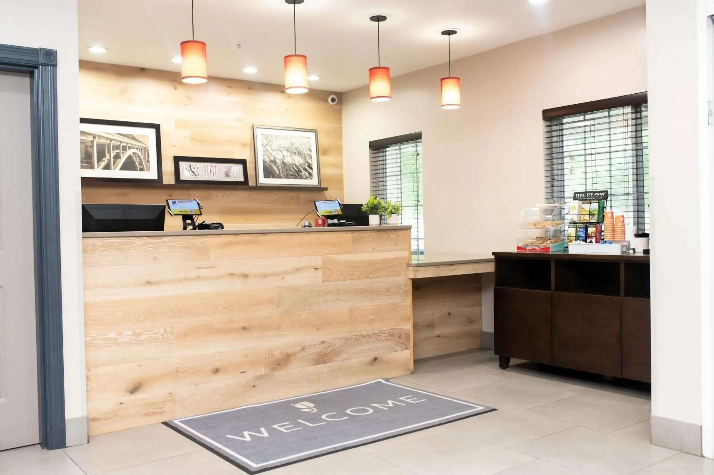 Lobby or reception in Country Inn & Suites by Radisson, Prairie du Chien