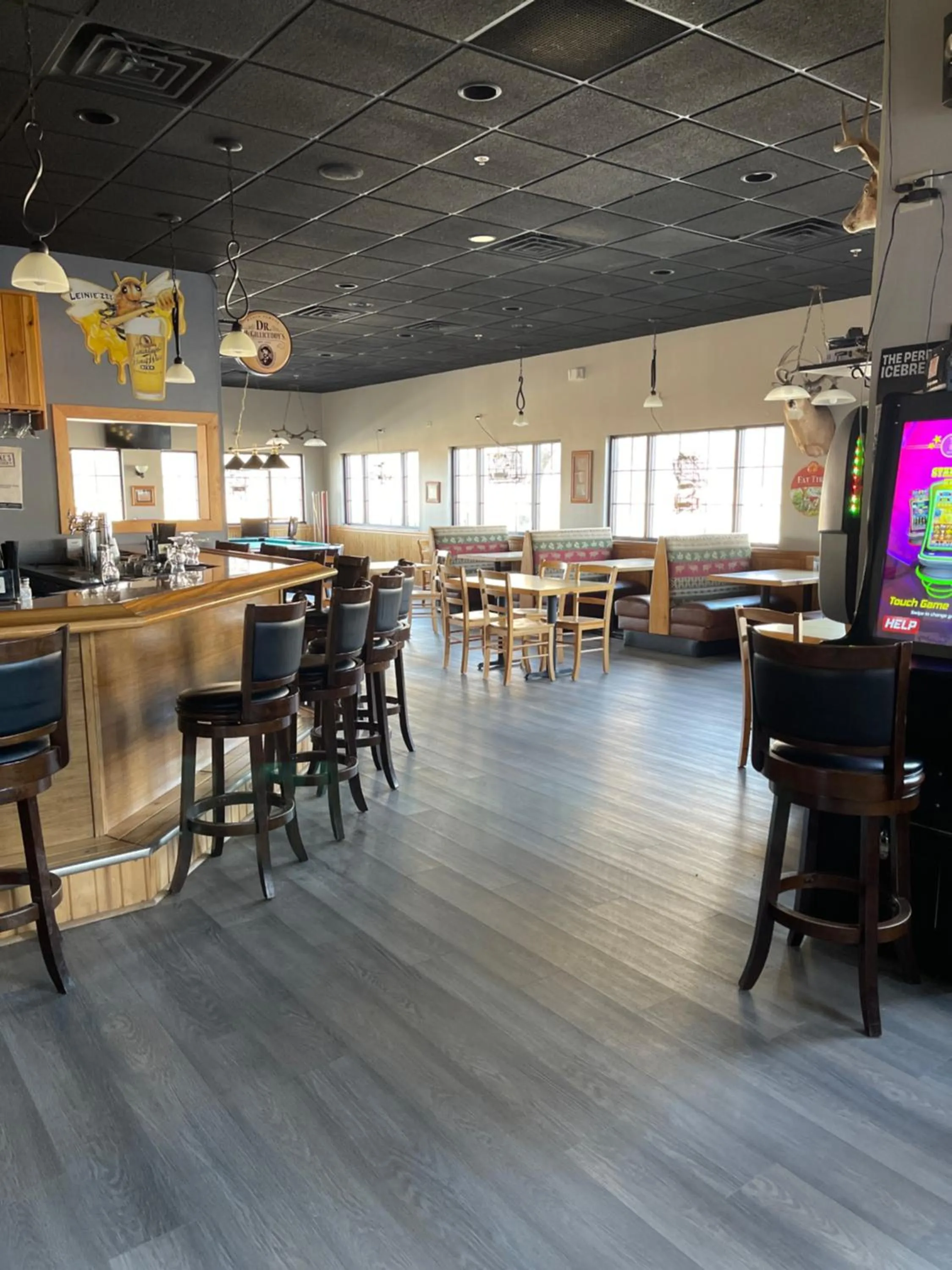 Lounge or bar in Country Inn & Suites by Radisson, Prairie du Chien