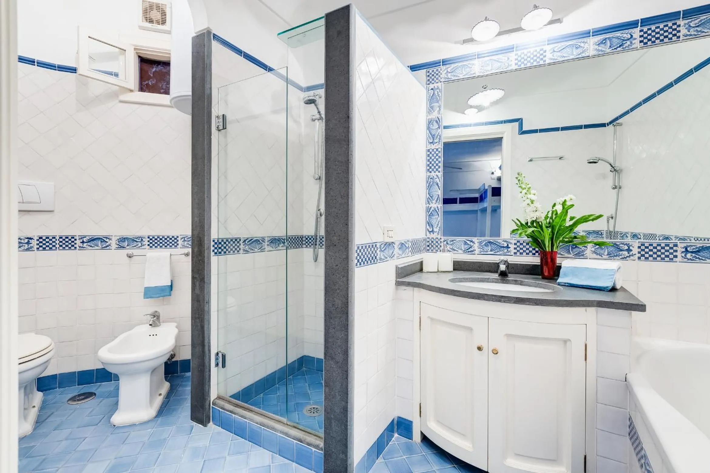 Shower in Torre Silja