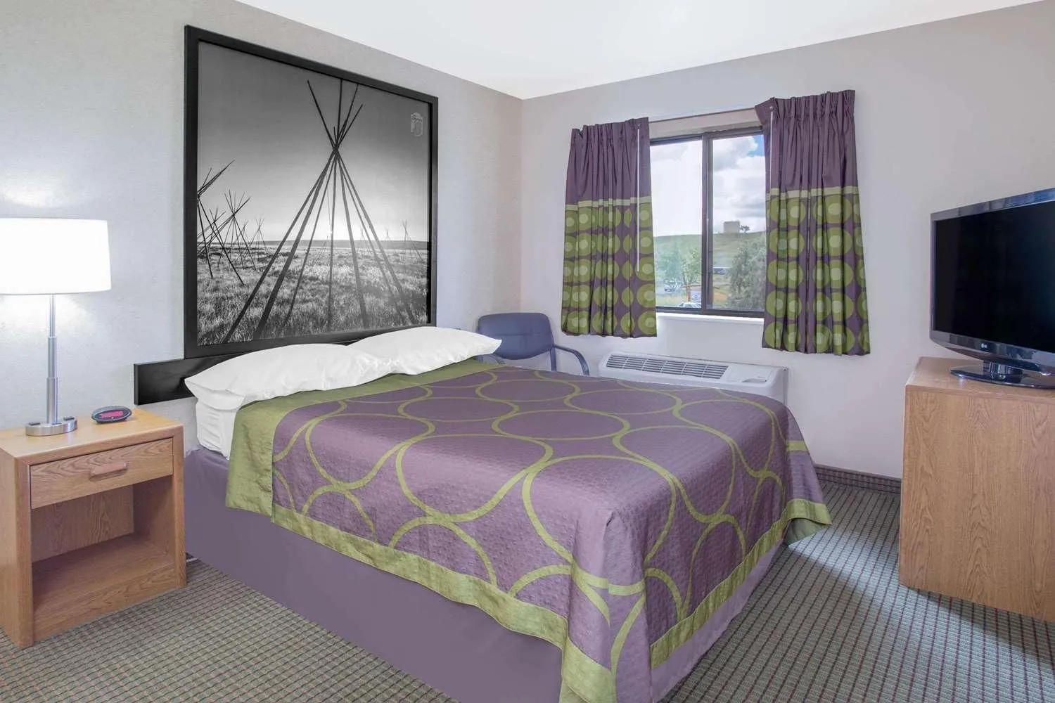 Photo of the whole room, Bed in Super 8 by Wyndham Havre