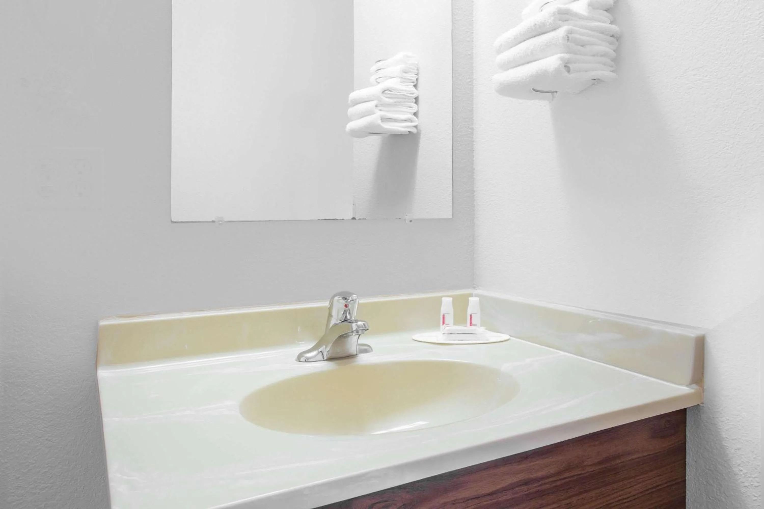 Bathroom in Super 8 by Wyndham Havre