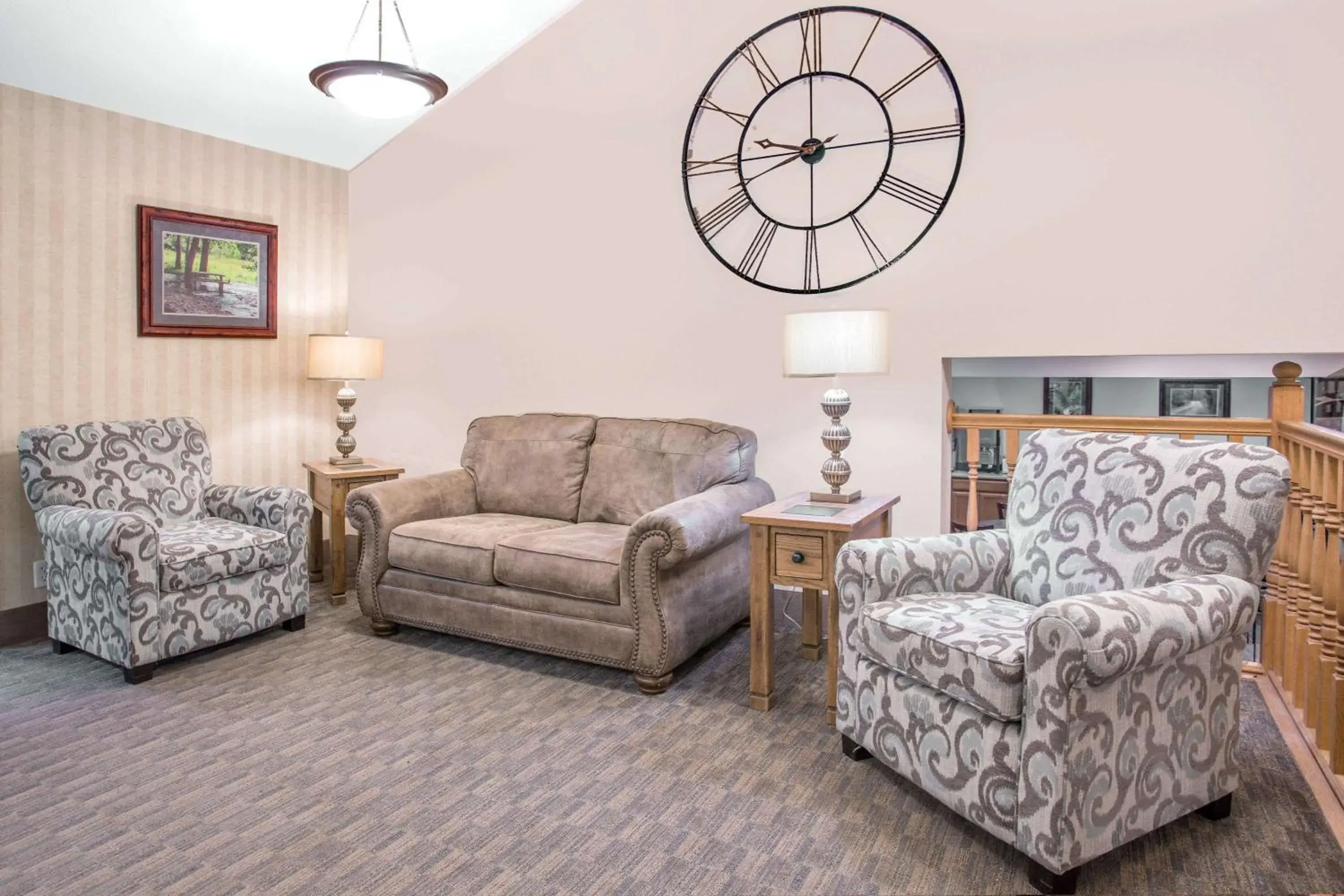 Seating area in Super 8 by Wyndham Havre Seating area in Super 8 by Wyndham Havre