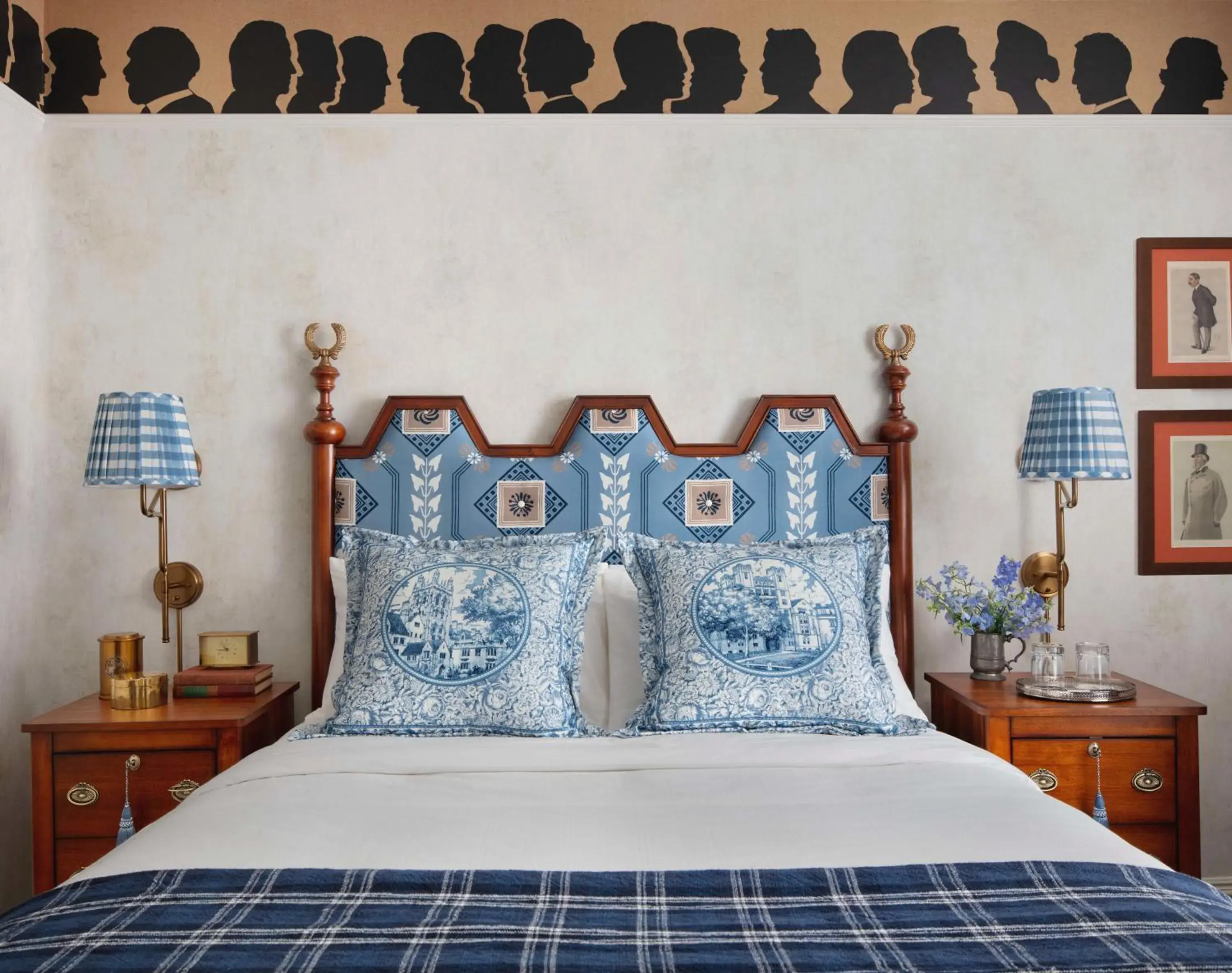 Graduate Queen Room in Graduate by Hilton New Haven Graduate Queen Room in Graduate by Hilton New Haven