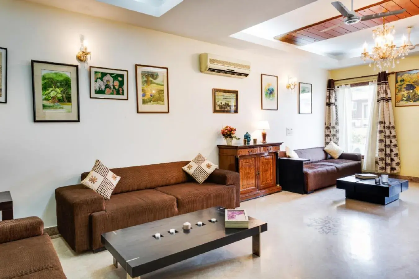 Apartment in Hostie - 4BHK Apartment with lift near Greater Kailash, South Delhi Apartment in Hostie - 4BHK Apartment with lift near Greater Kailash, South Delhi