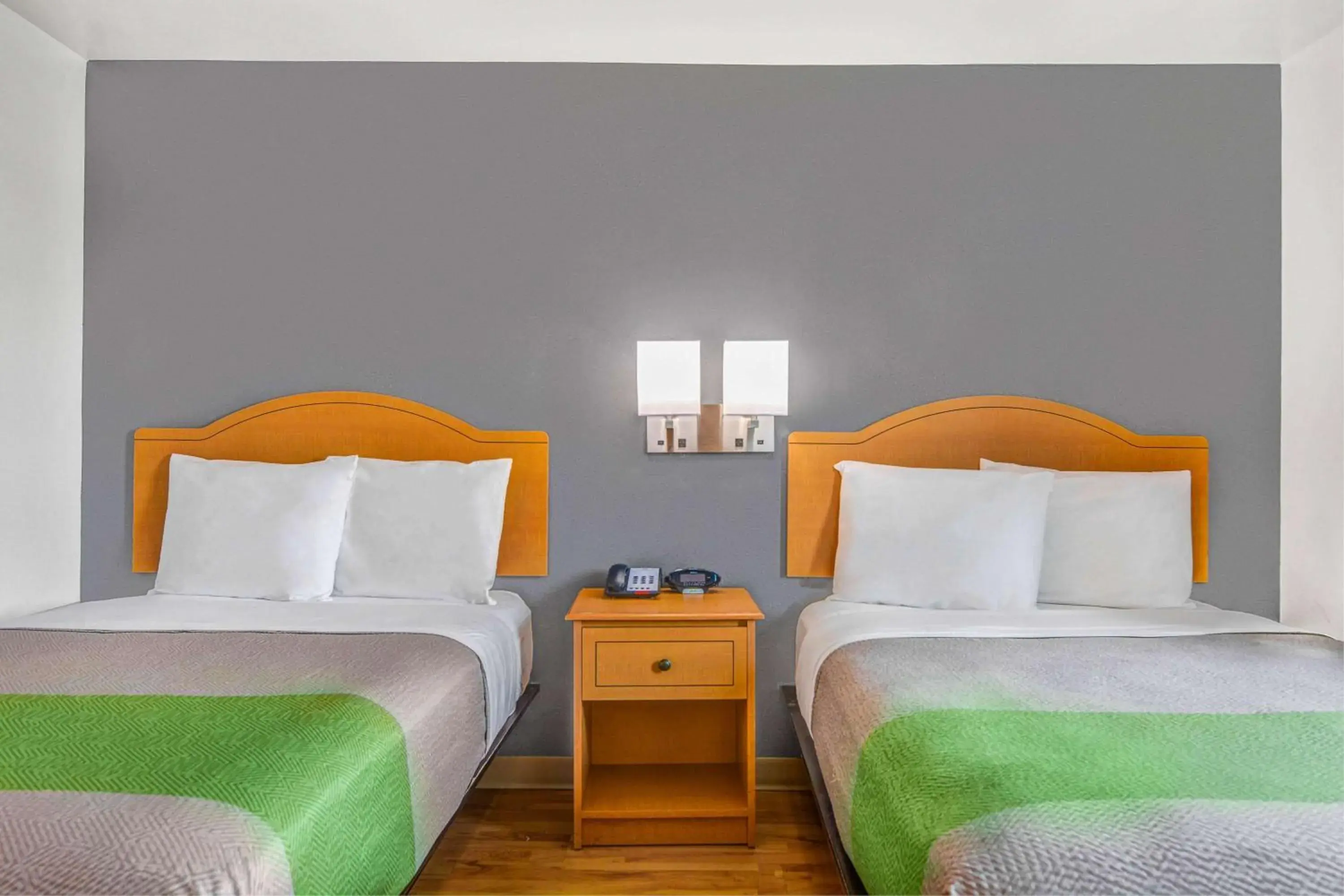 Photo of the whole room, Bed in Studio 6-Opelika, AL - Auburn Al Photo of the whole room, Bed in Studio 6-Opelika, AL - Auburn Al