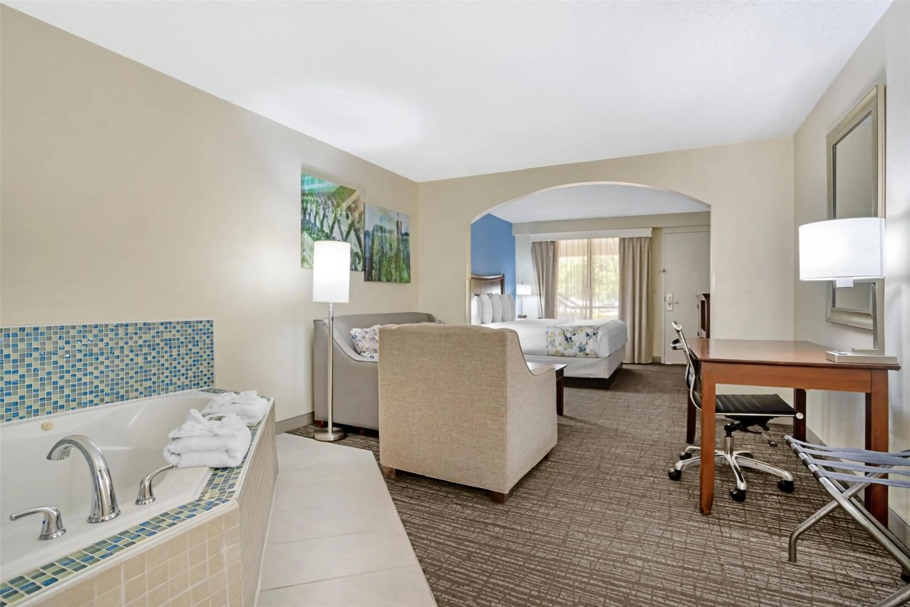 Bedroom, Bed in Best Western Inn & Suites Monroe