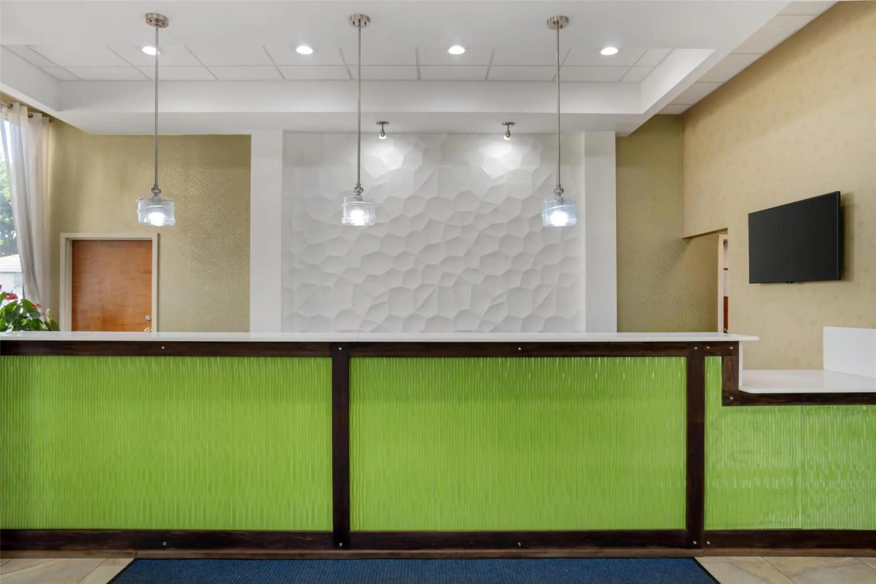Lobby or reception in Best Western Inn & Suites Monroe
