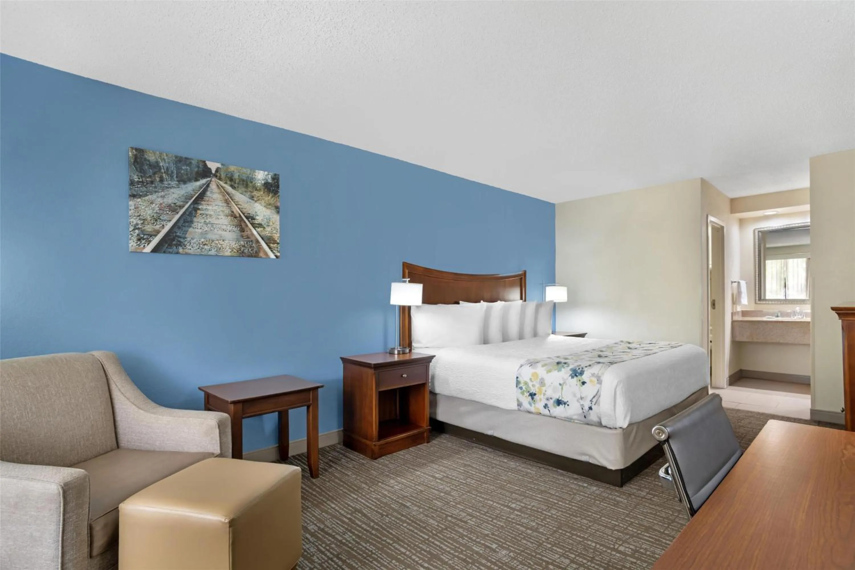 Bedroom, Bed in Best Western Inn & Suites Monroe