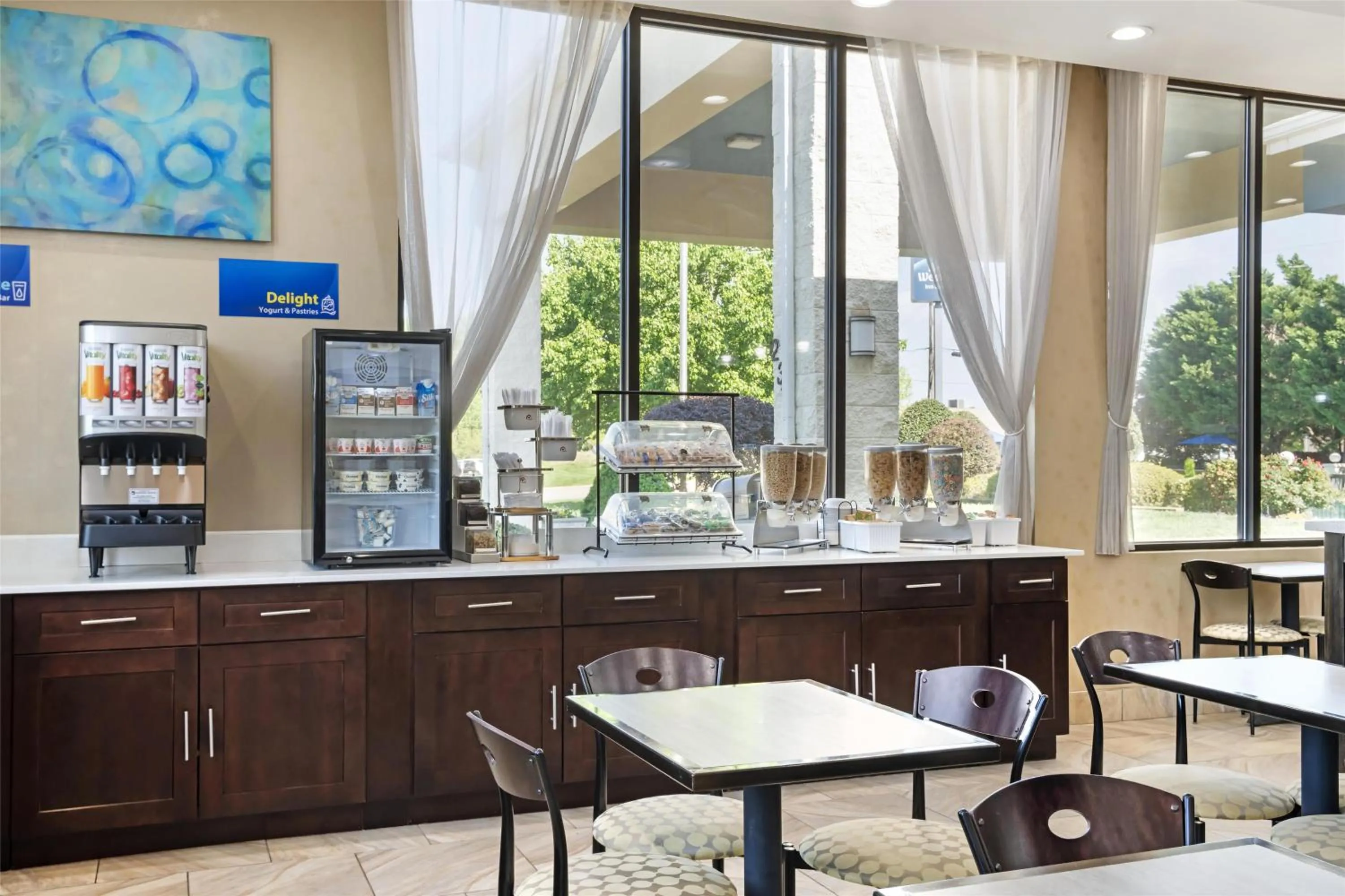 Breakfast in Best Western Inn & Suites Monroe