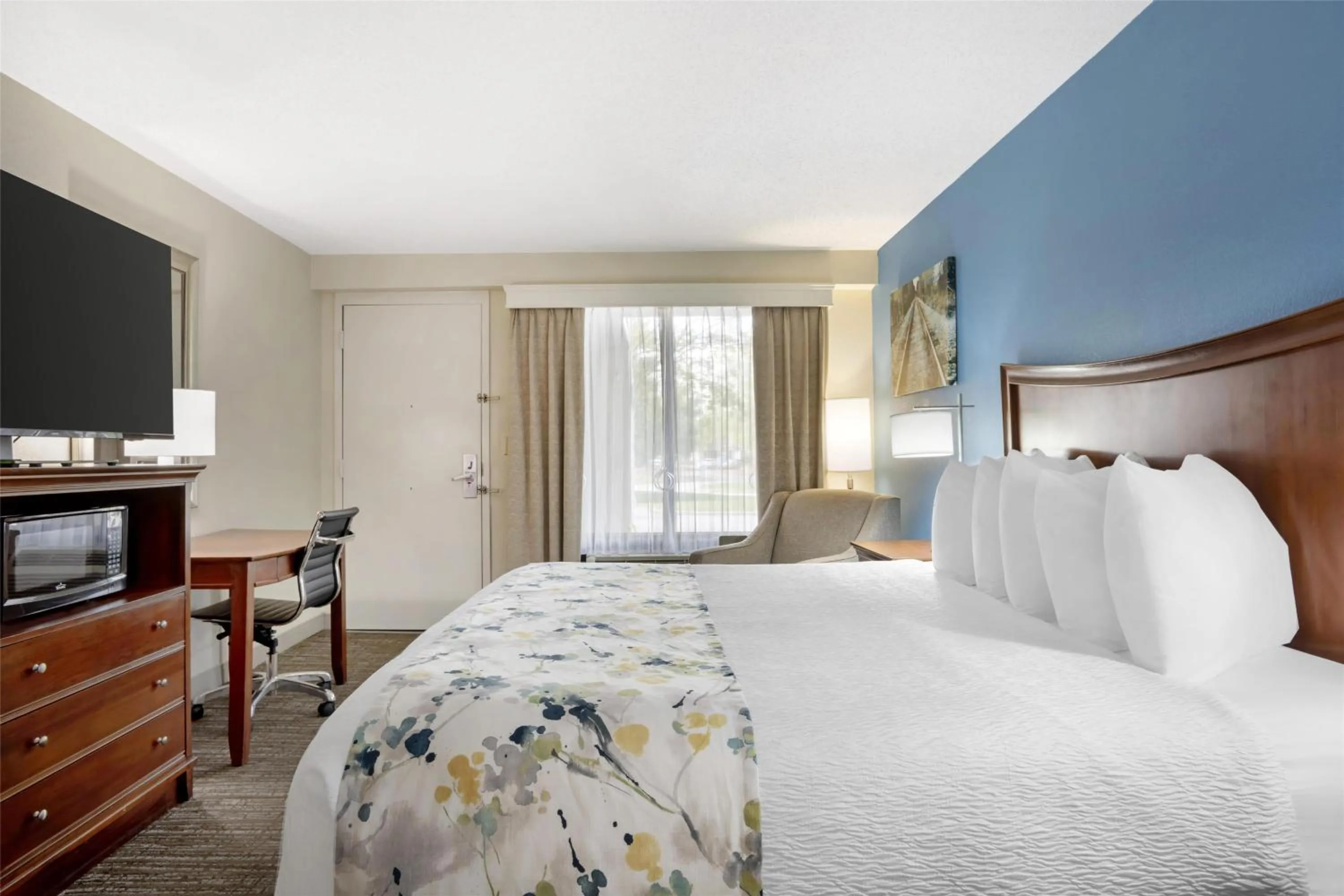 Bedroom, Bed in Best Western Inn & Suites Monroe