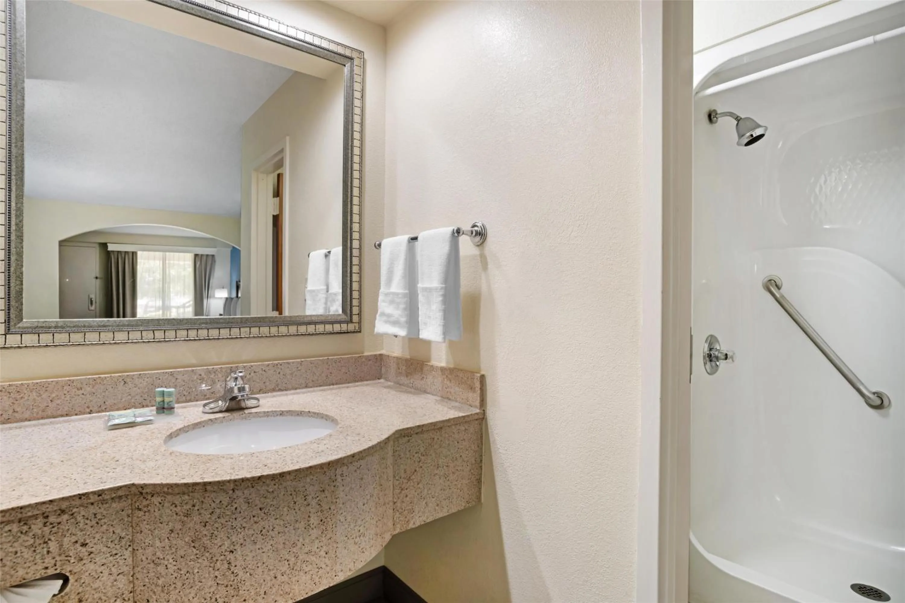 Bathroom in Best Western Inn & Suites Monroe