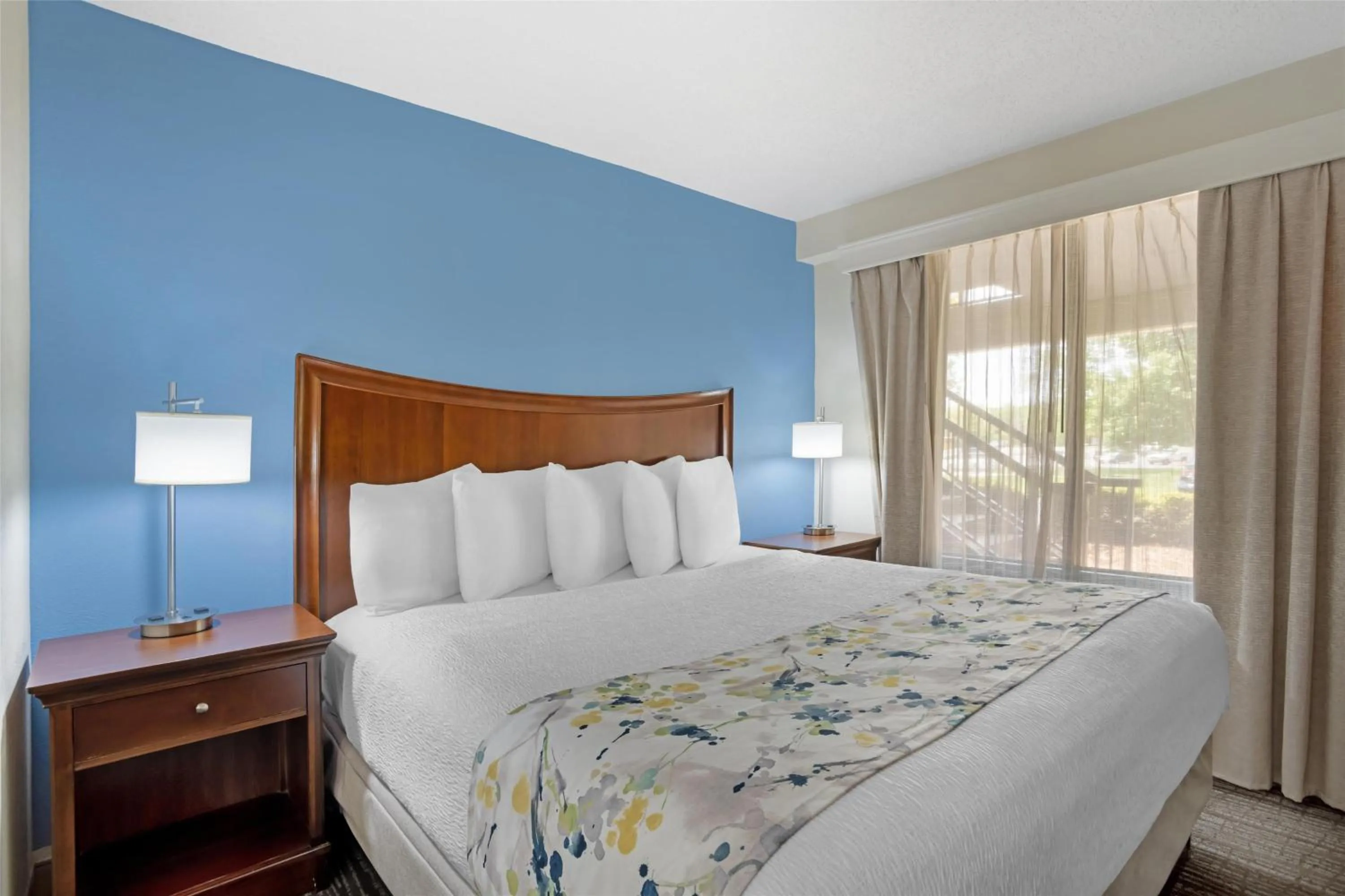 Bedroom, Bed in Best Western Inn & Suites Monroe