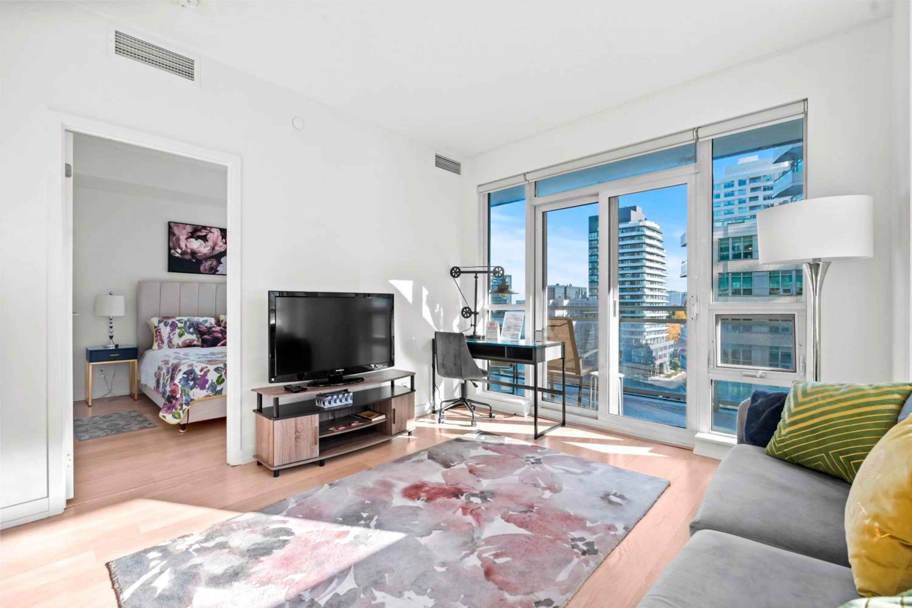 TV and multimedia in Modern Lillian St Apartments by GLOBALSTAY