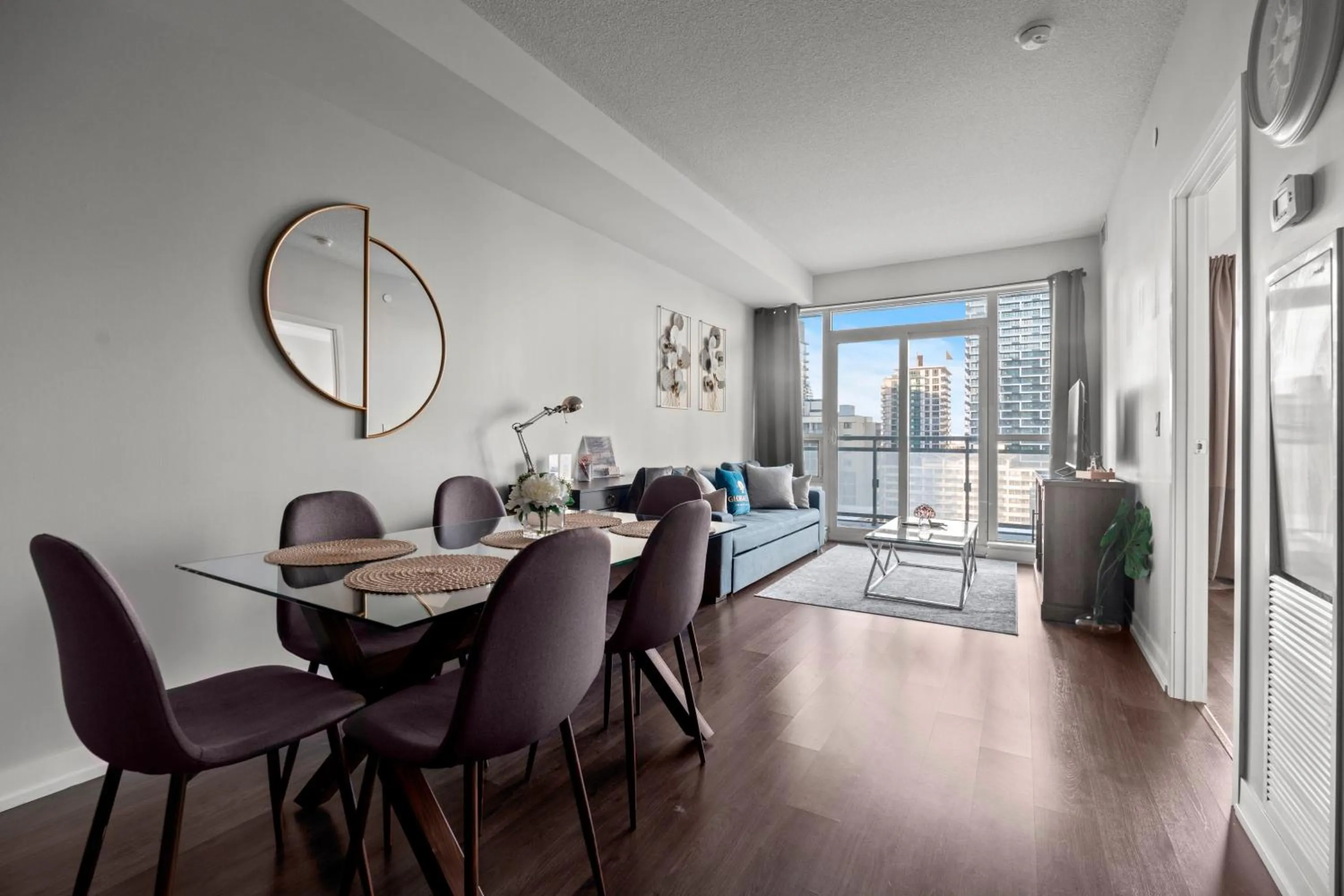 Living room in Modern Lillian St Apartments by GLOBALSTAY