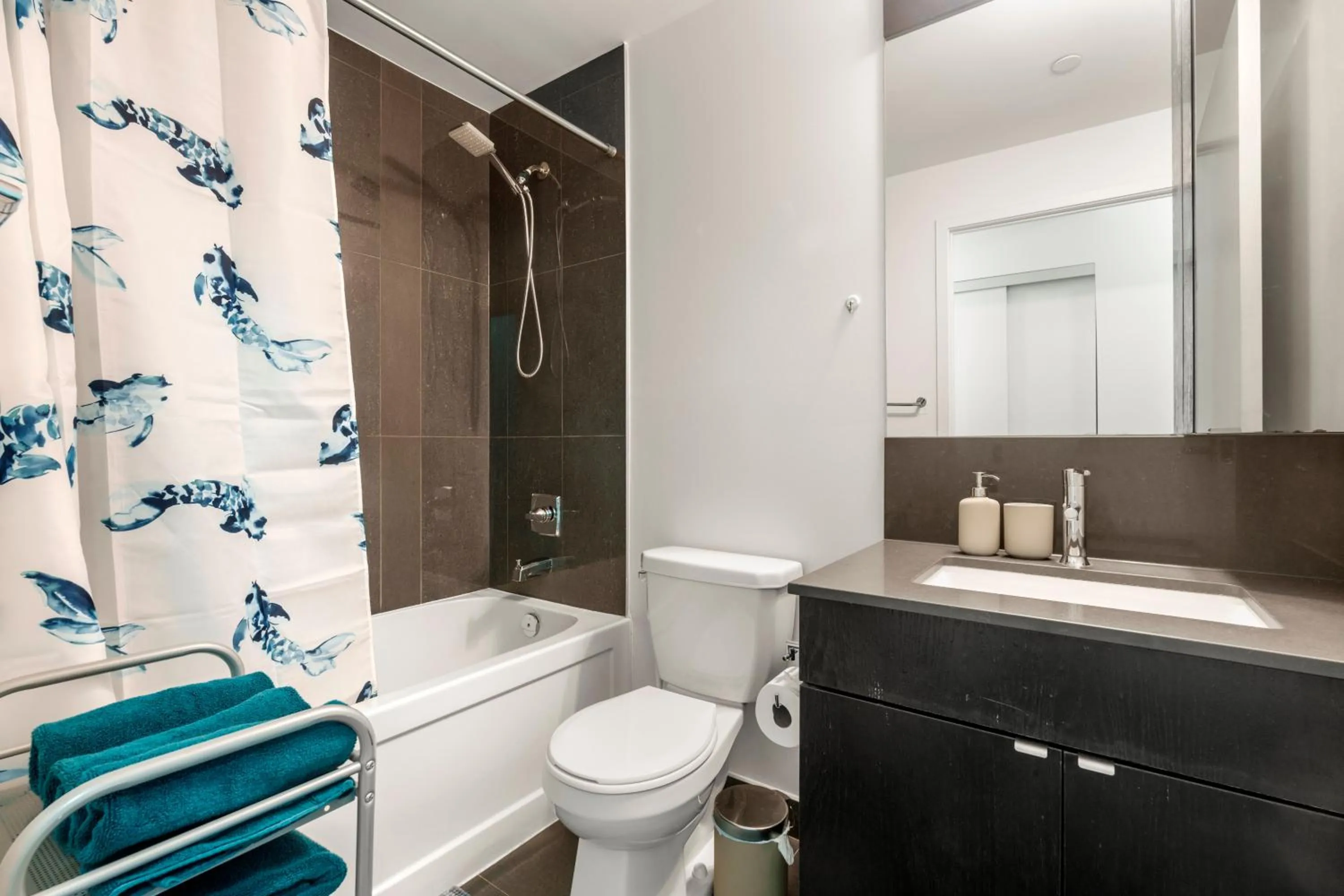 Bathroom in Modern Lillian St Apartments by GLOBALSTAY