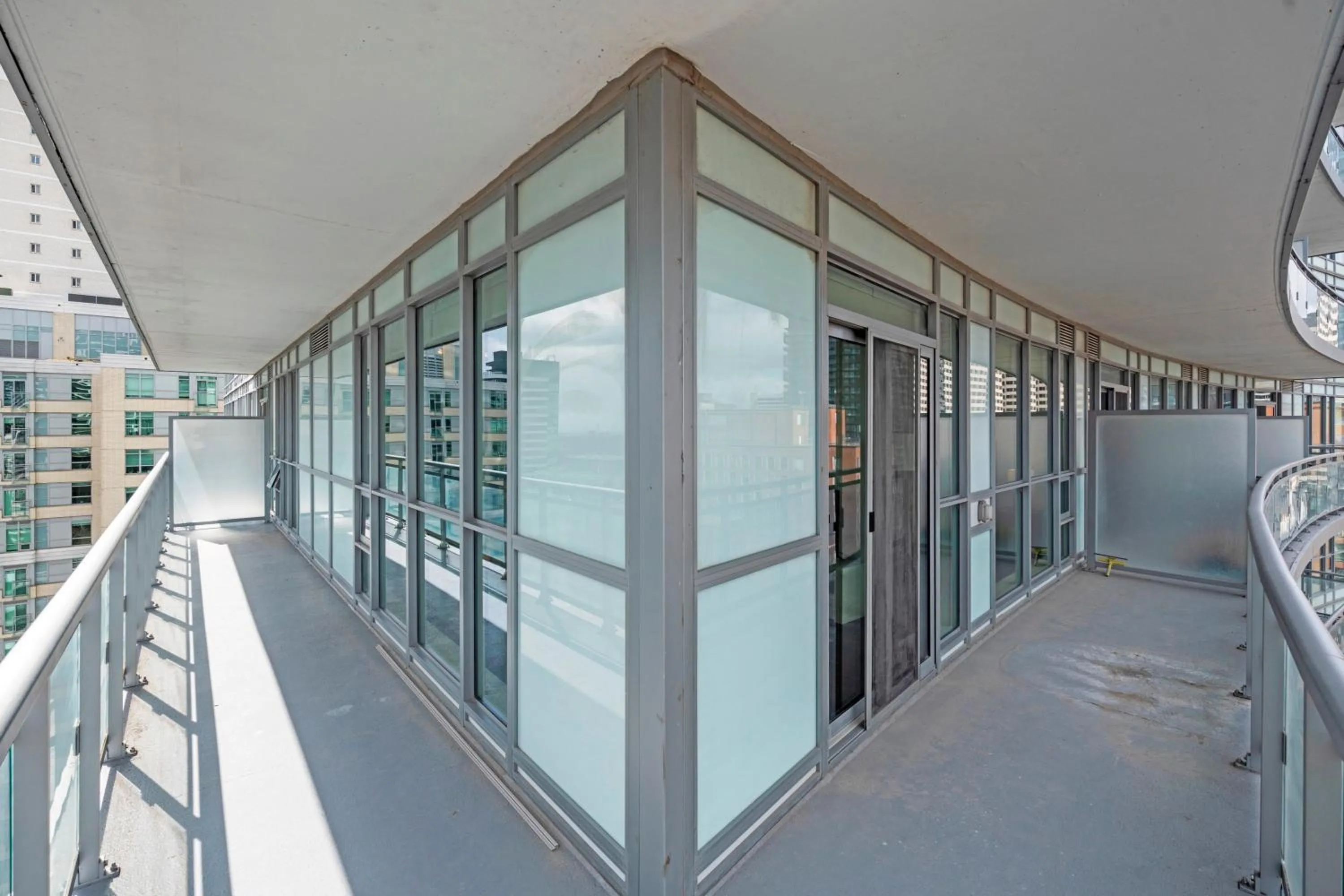 Day in Modern Lillian St Apartments by GLOBALSTAY