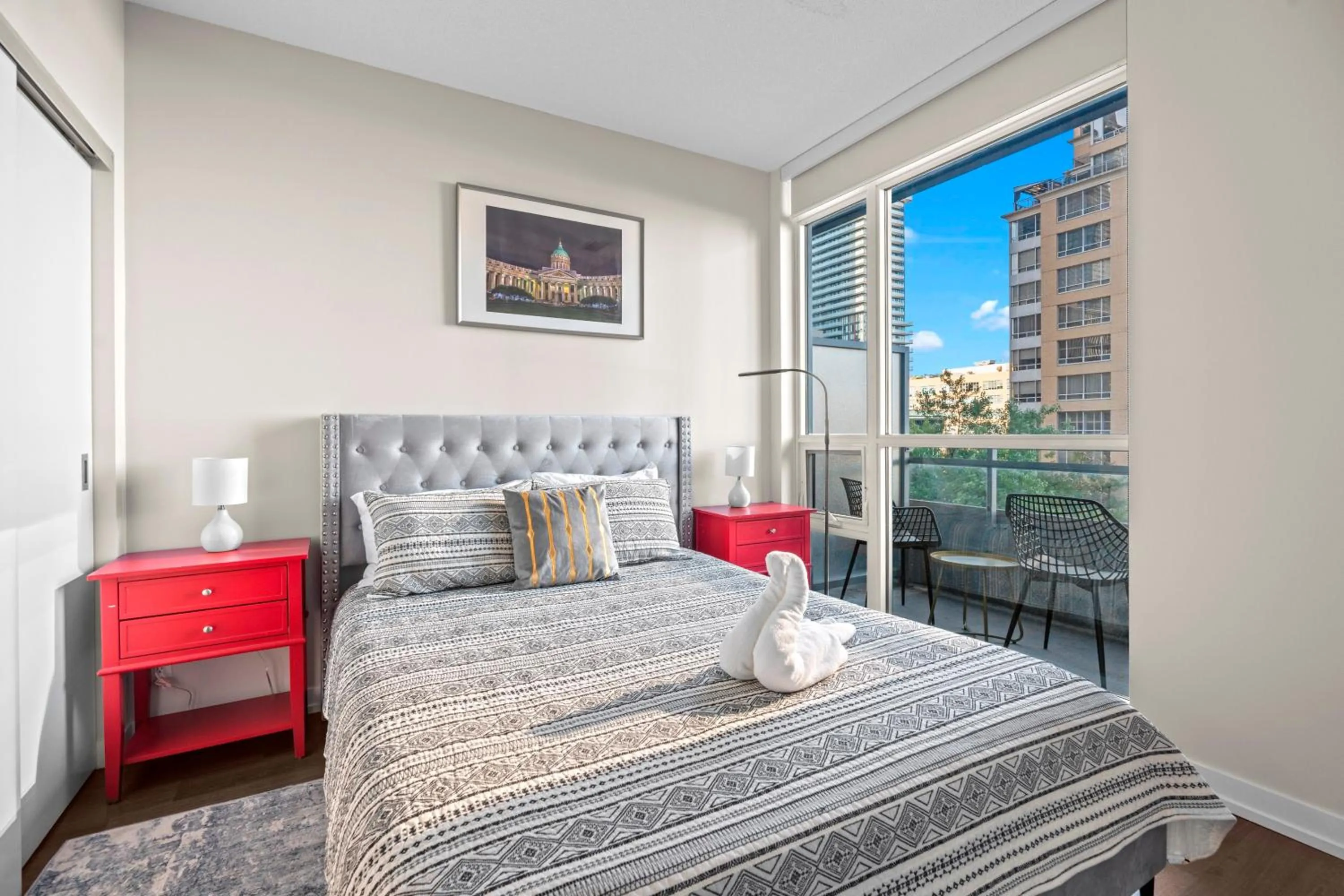 Bed in Modern Lillian St Apartments by GLOBALSTAY