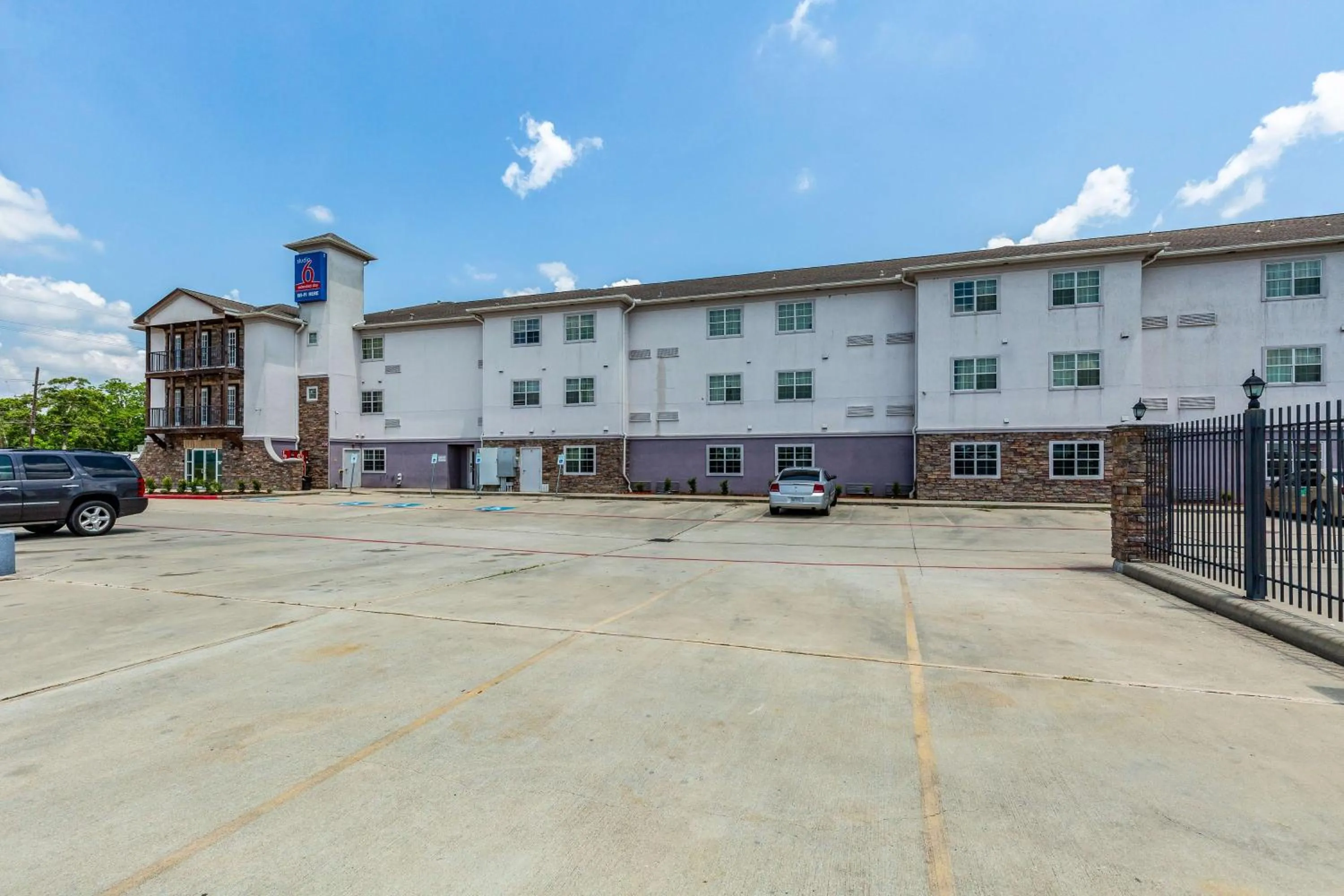 Property building in Studio 6-Orange, TX