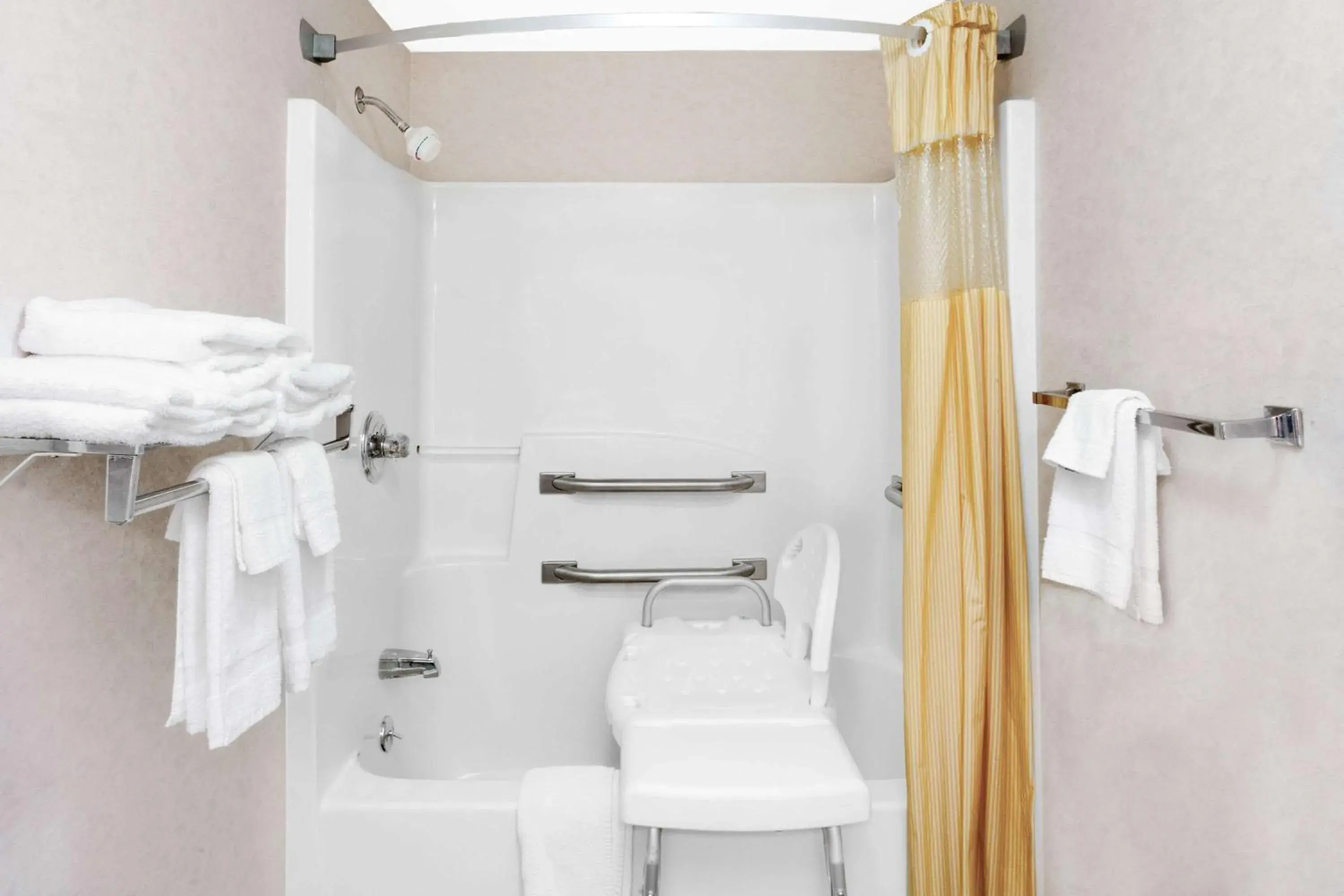 Bathroom in Days Inn by Wyndham Morristown Bathroom in Days Inn by Wyndham Morristown