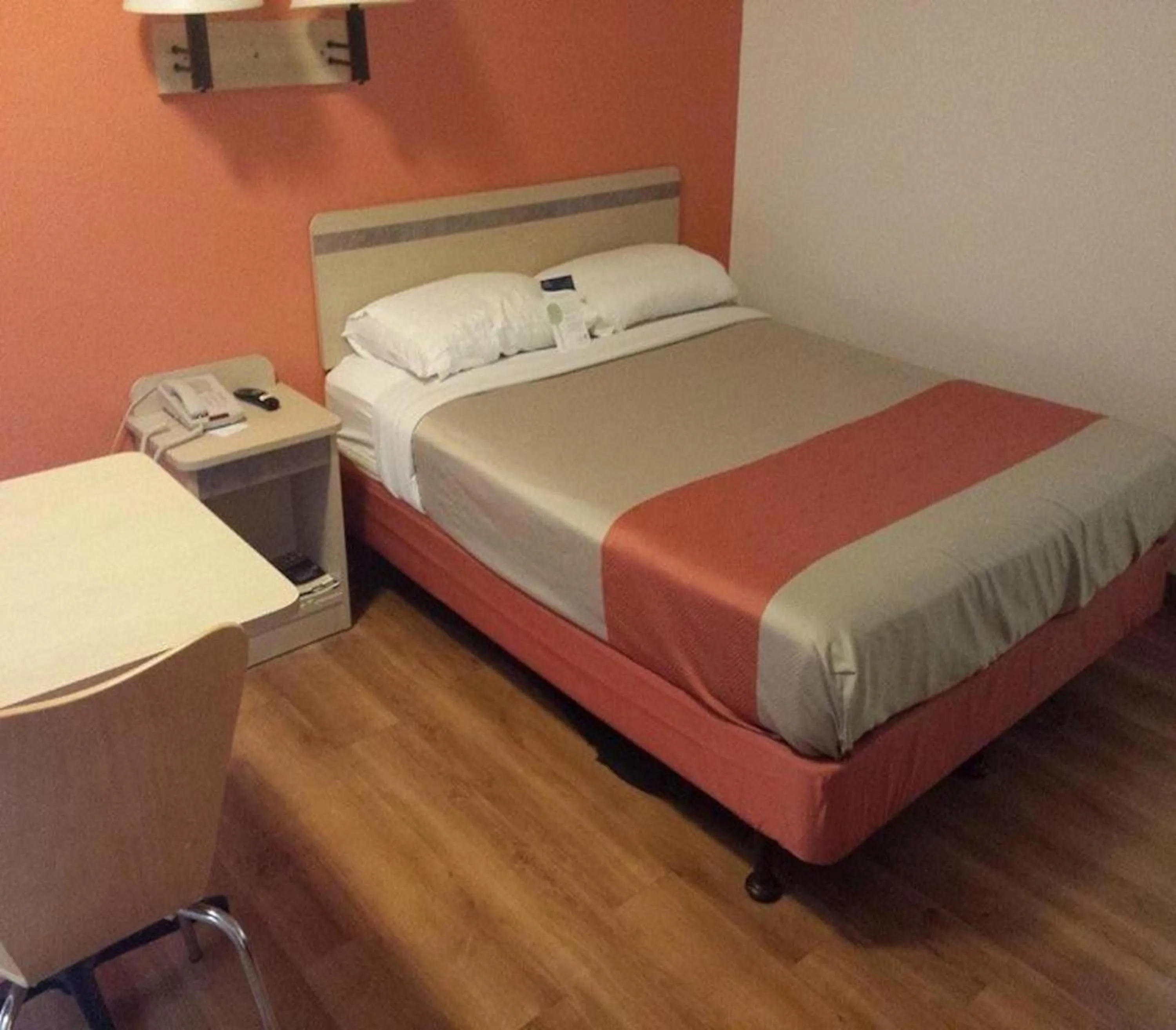 Bed in Motel 6 Elk City, Ok