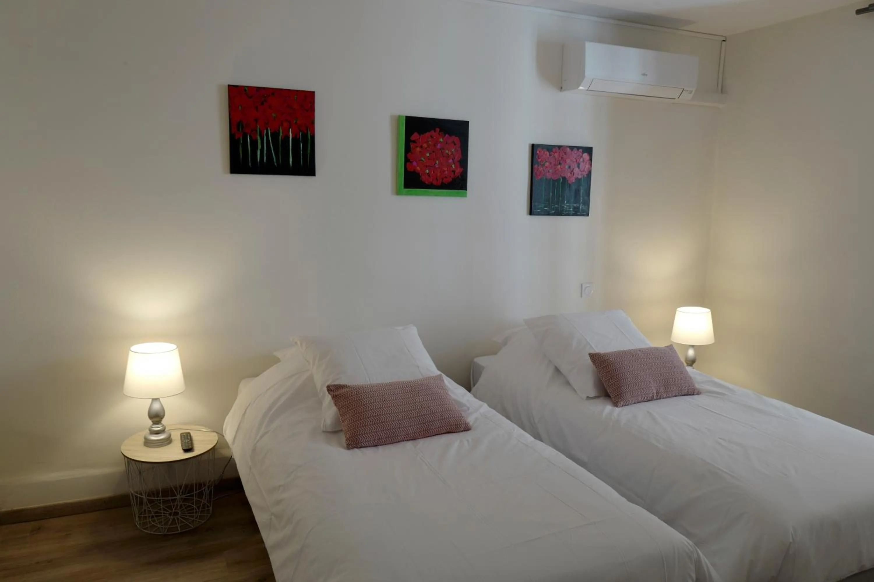 Bedroom, Bed in Hotel De Ma Tante