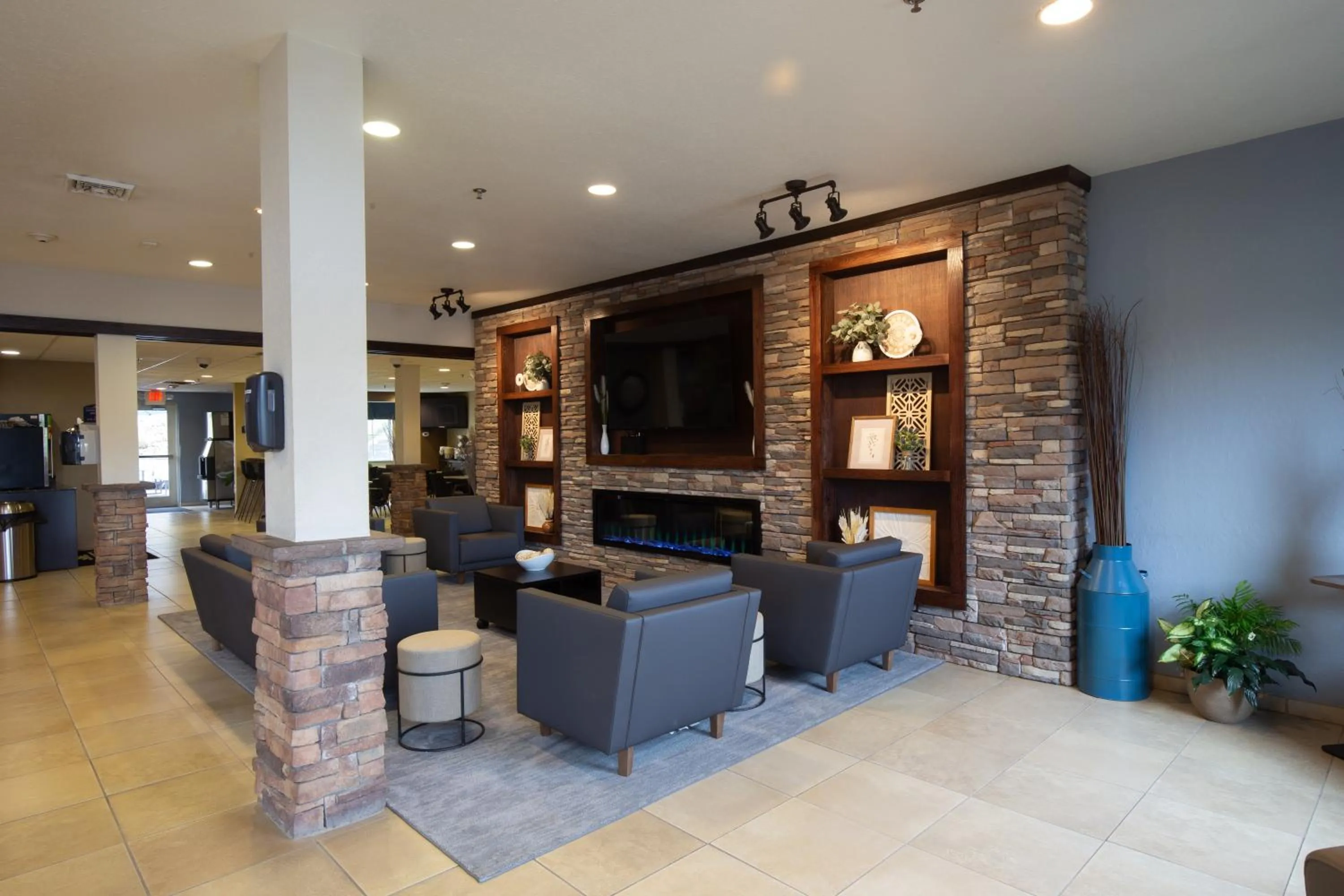 Seating area in Microtel Inn & Suites by Wyndham Waynesburg