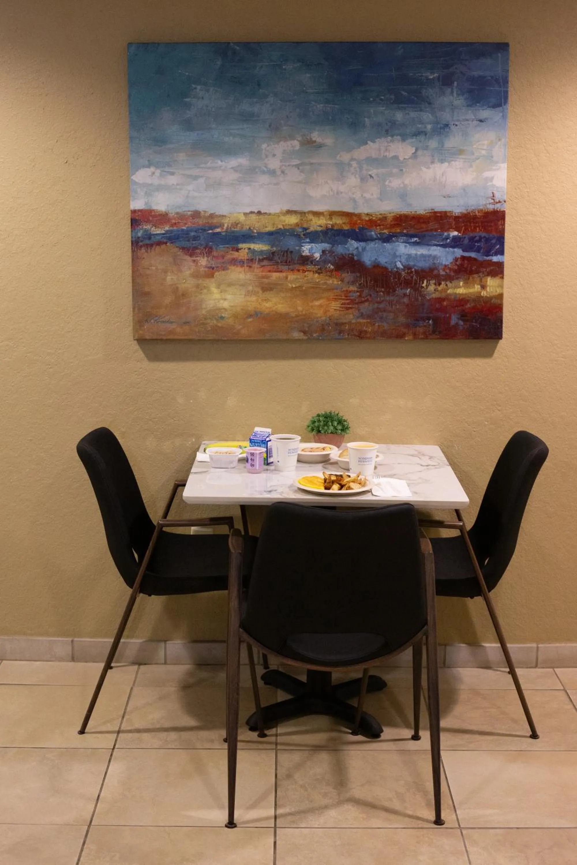 Seating area in Microtel Inn & Suites by Wyndham Waynesburg