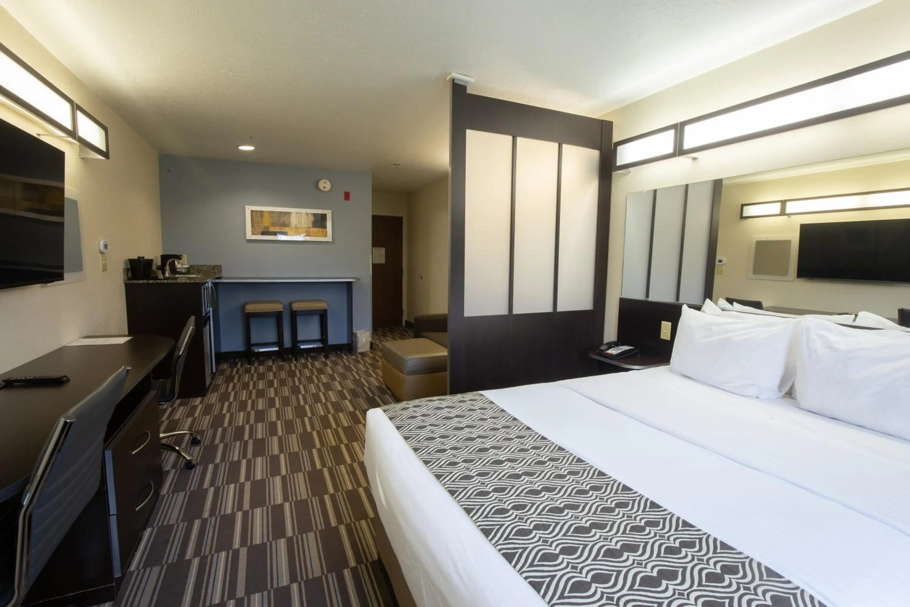 Bed in Microtel Inn & Suites by Wyndham Waynesburg