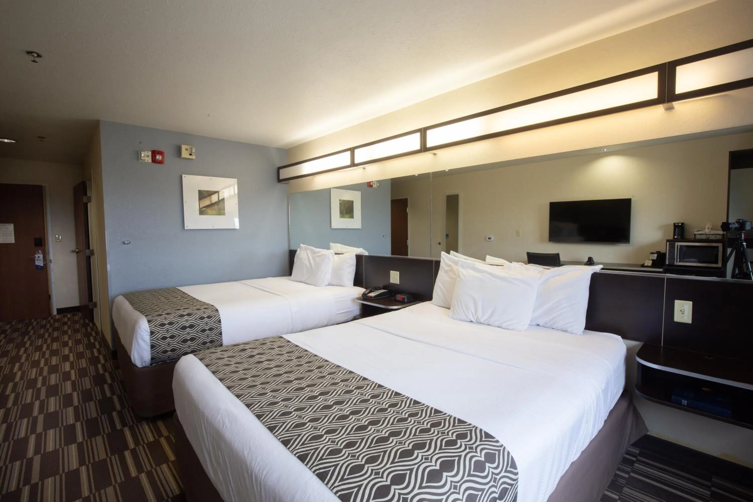 Bed in Microtel Inn & Suites by Wyndham Waynesburg