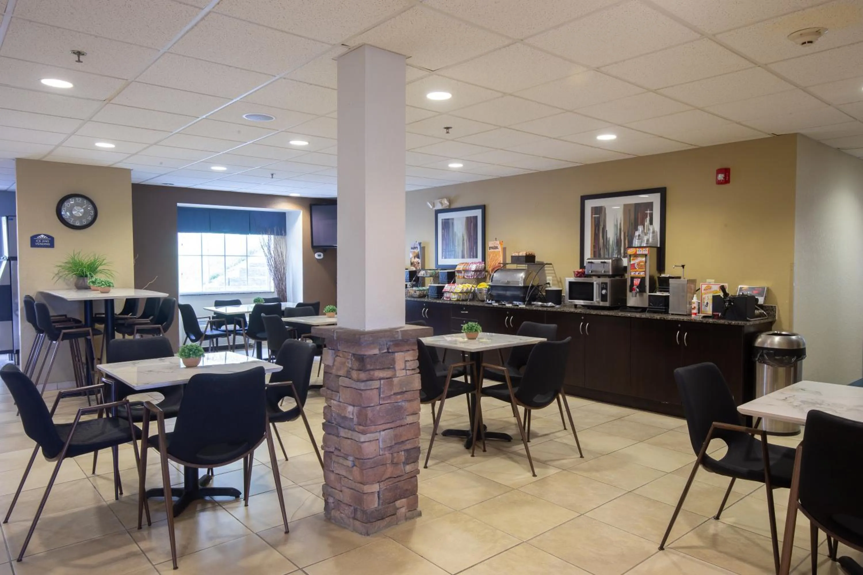 Restaurant/places to eat in Microtel Inn & Suites by Wyndham Waynesburg