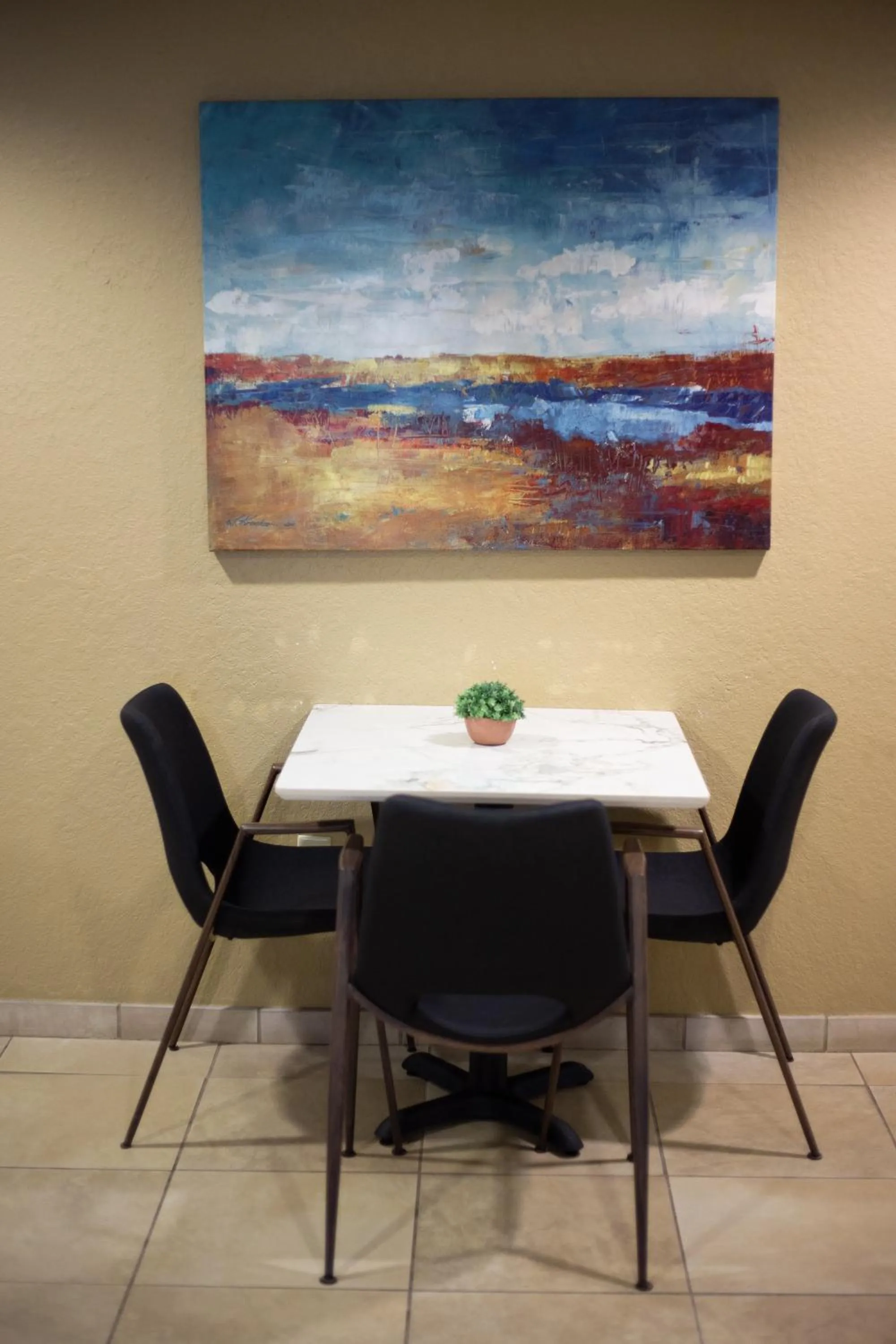 Seating area in Microtel Inn & Suites by Wyndham Waynesburg