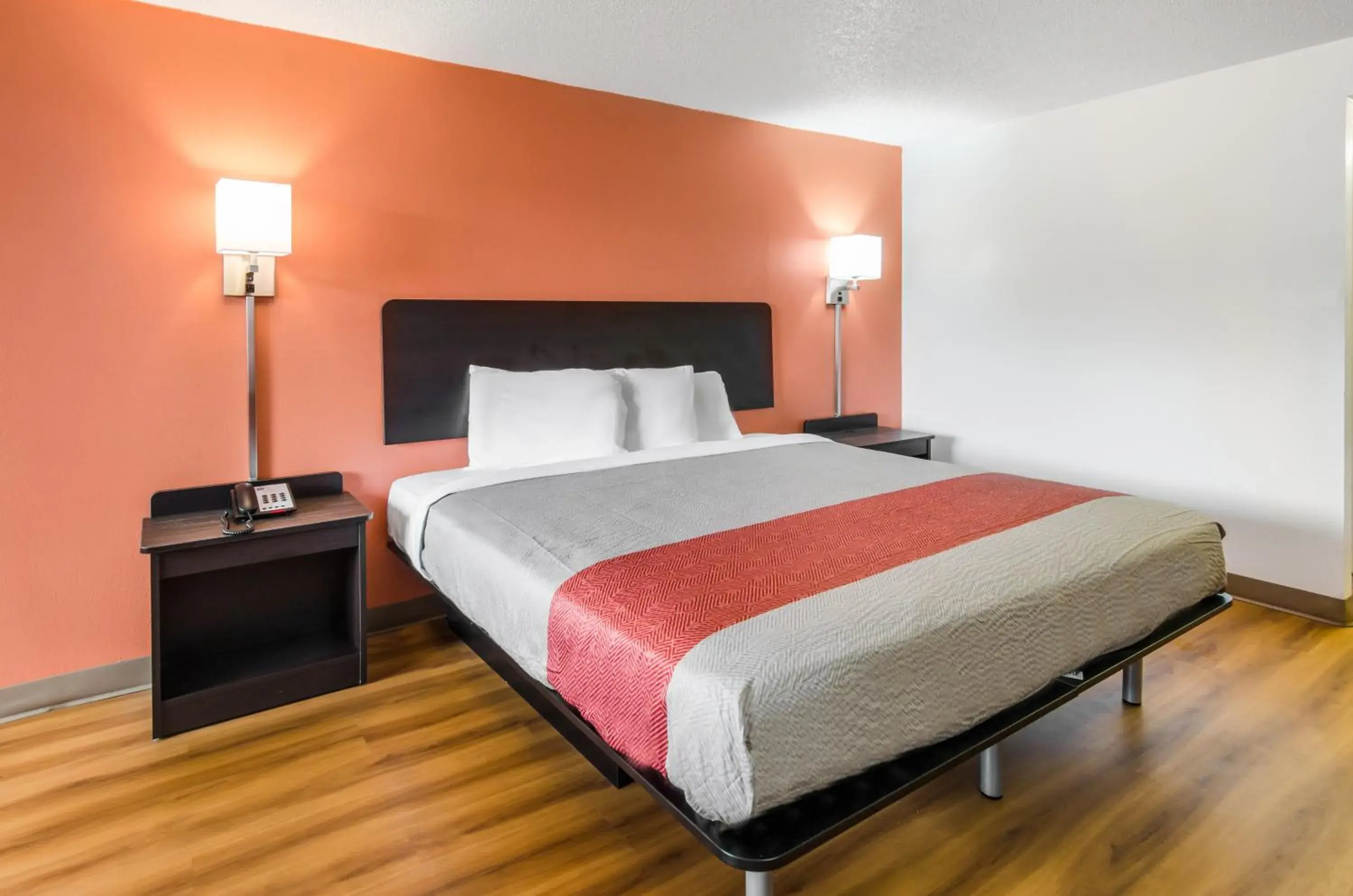 Bed in Motel 6-Salem, VA