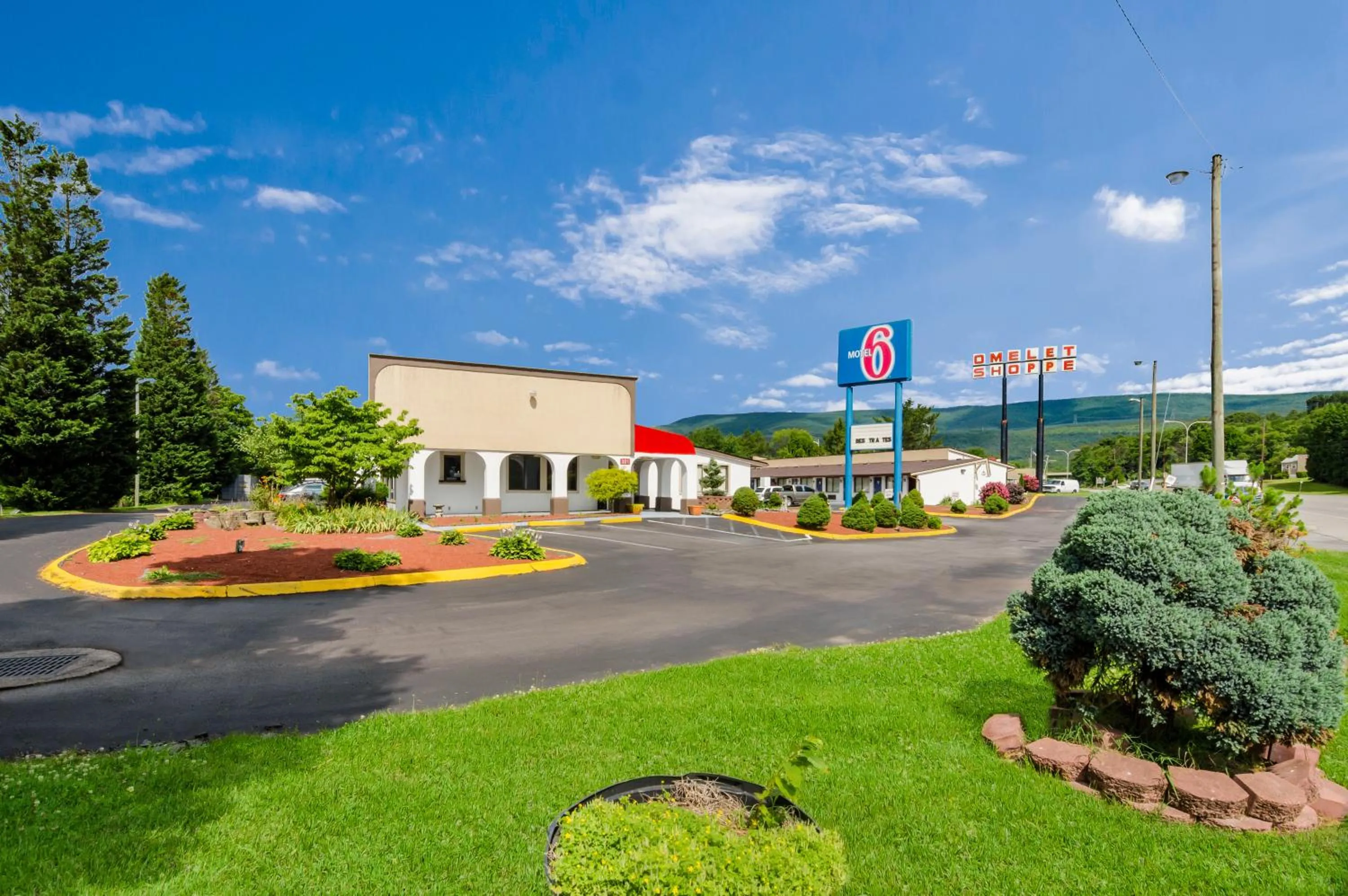 Property building in Motel 6-Salem, VA
