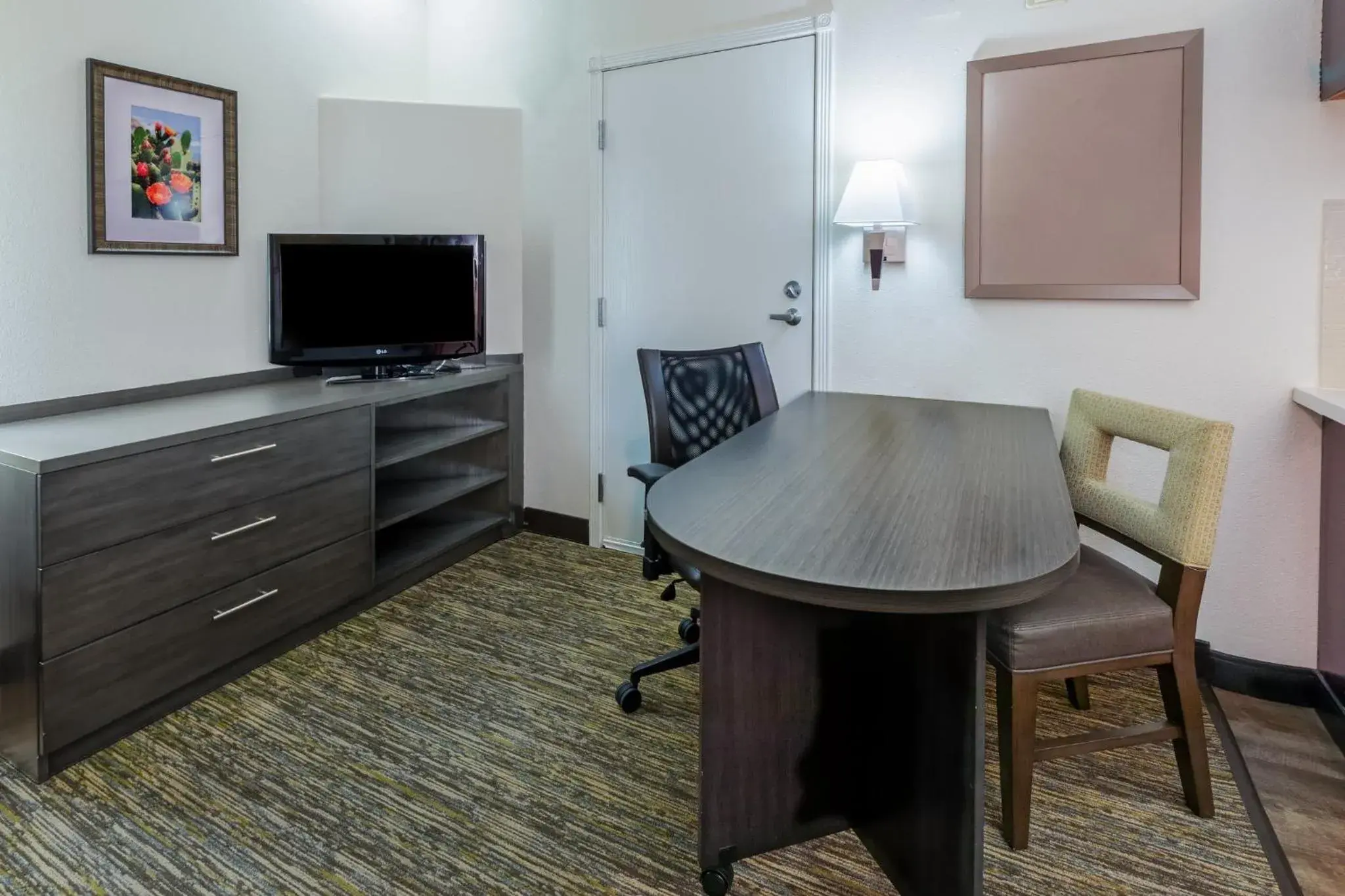 Queen Studio Suite with Bath Tub - Mobility Accessible - Non-Smoking in Candlewood Suites Tyler by IHG Queen Studio Suite with Bath Tub - Mobility Accessible - Non-Smoking in Candlewood Suites Tyler by IHG