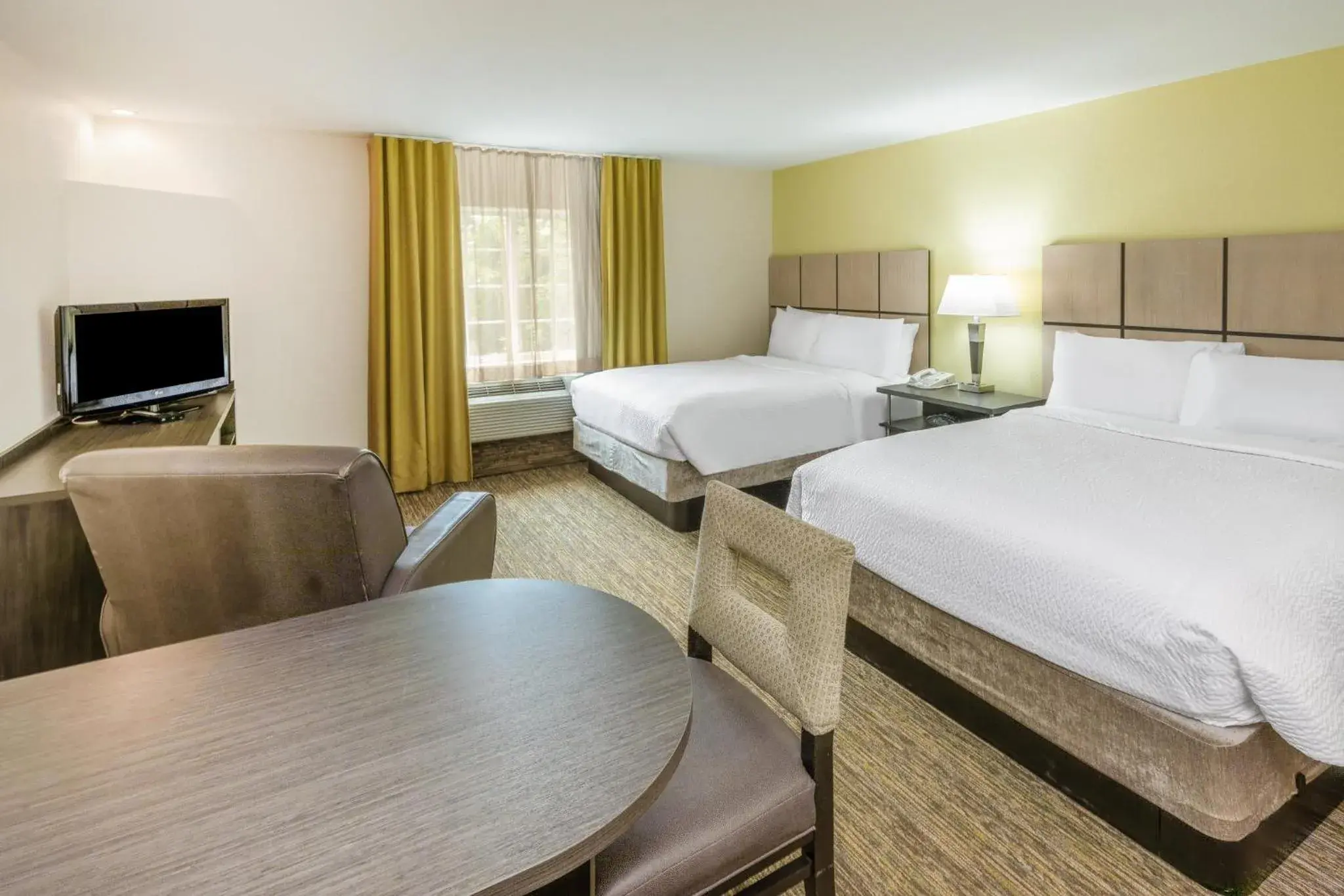 Photo of the whole room, Bed in Candlewood Suites Tyler by IHG Photo of the whole room, Bed in Candlewood Suites Tyler by IHG