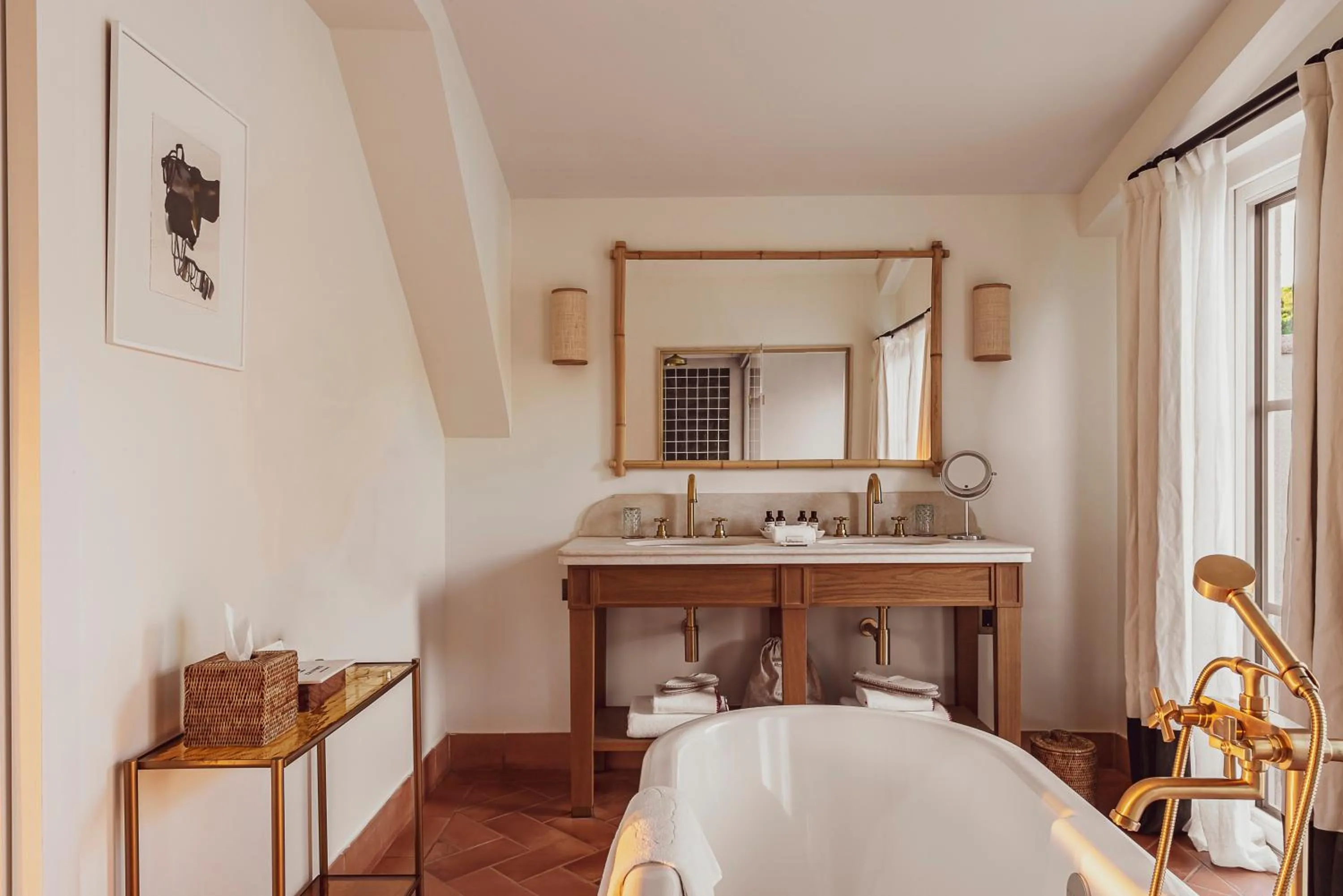 Bathroom, Bed in Hotel Lou Pinet