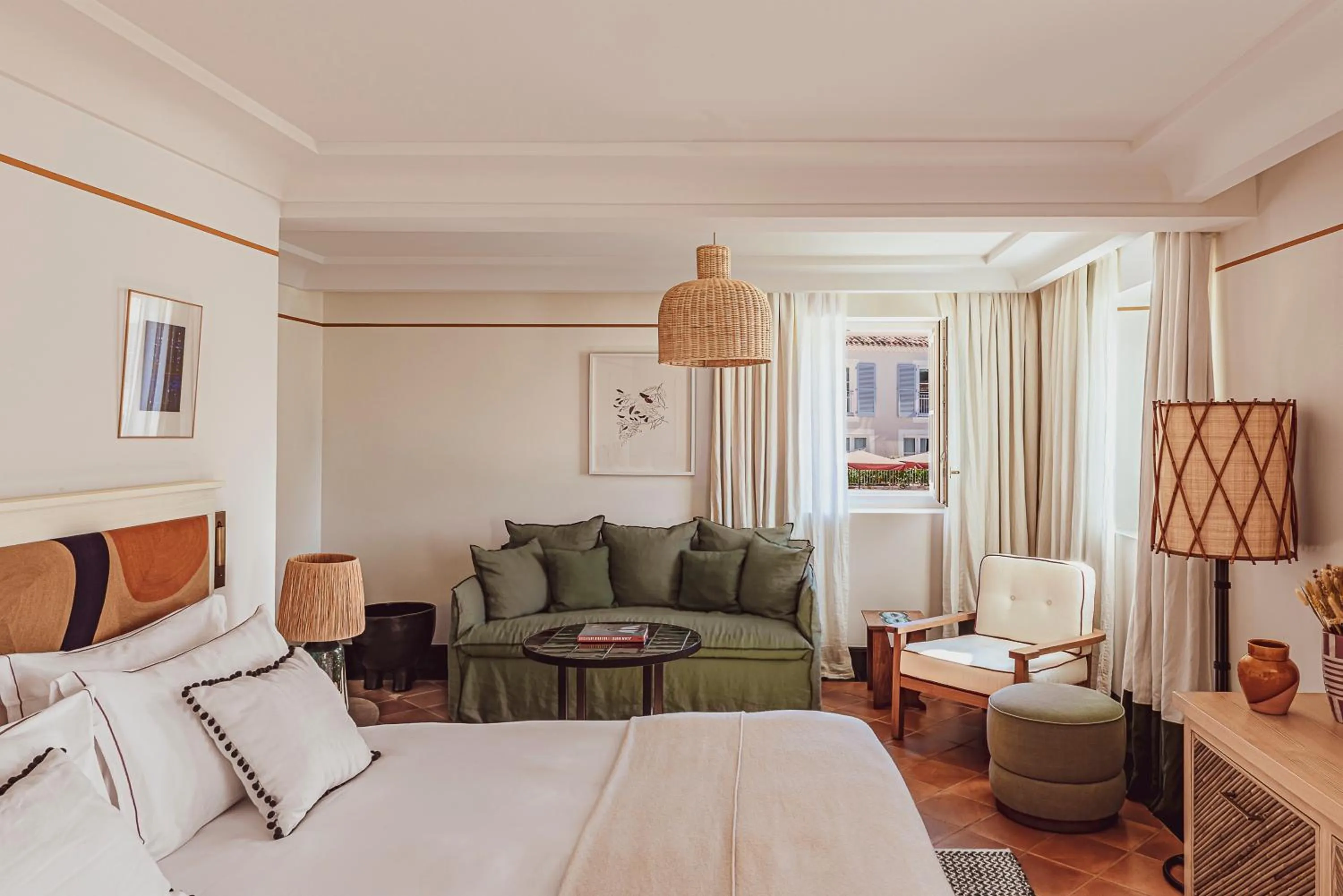 Seating area, Bed in Hotel Lou Pinet