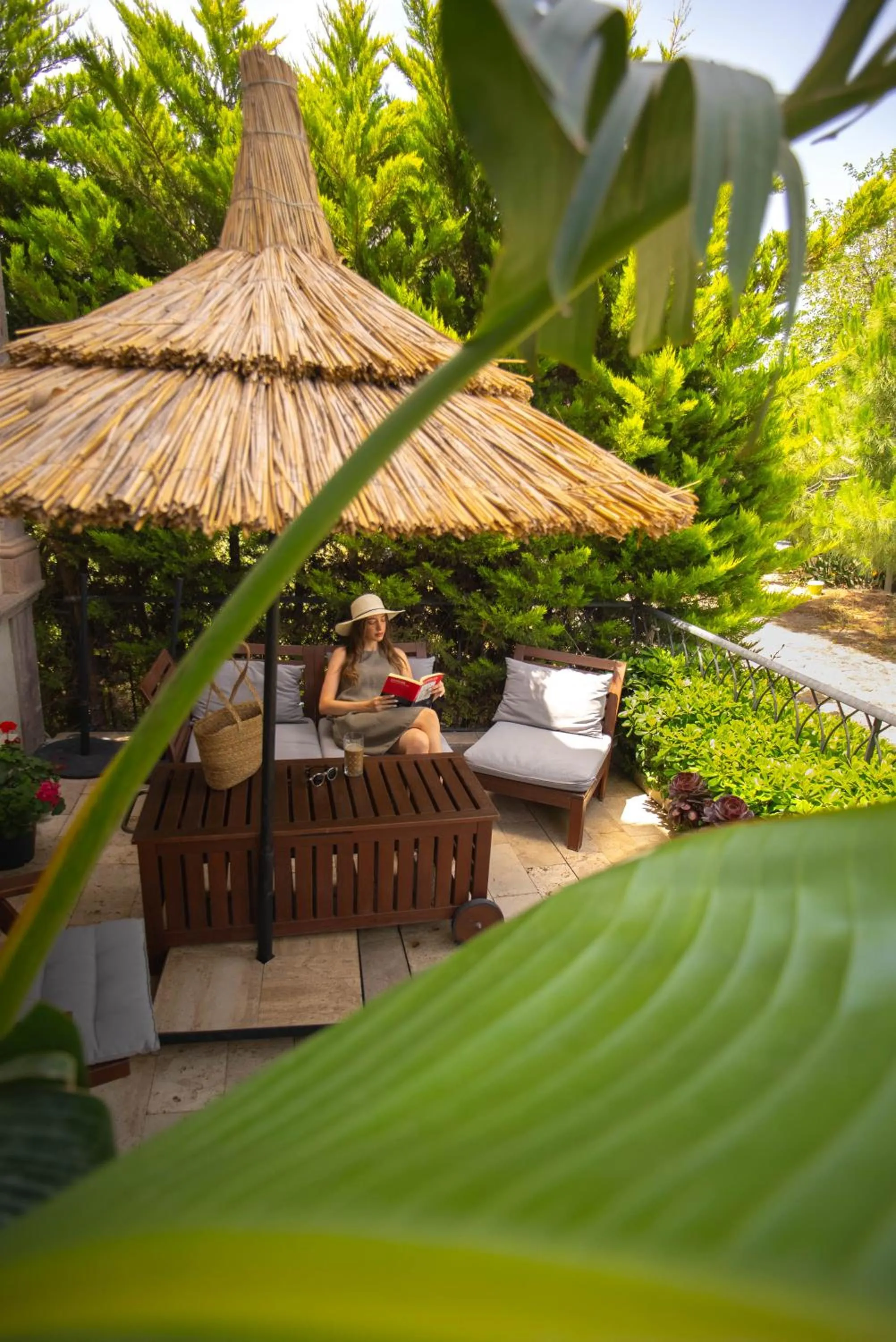 Seating area in Parna Hotel