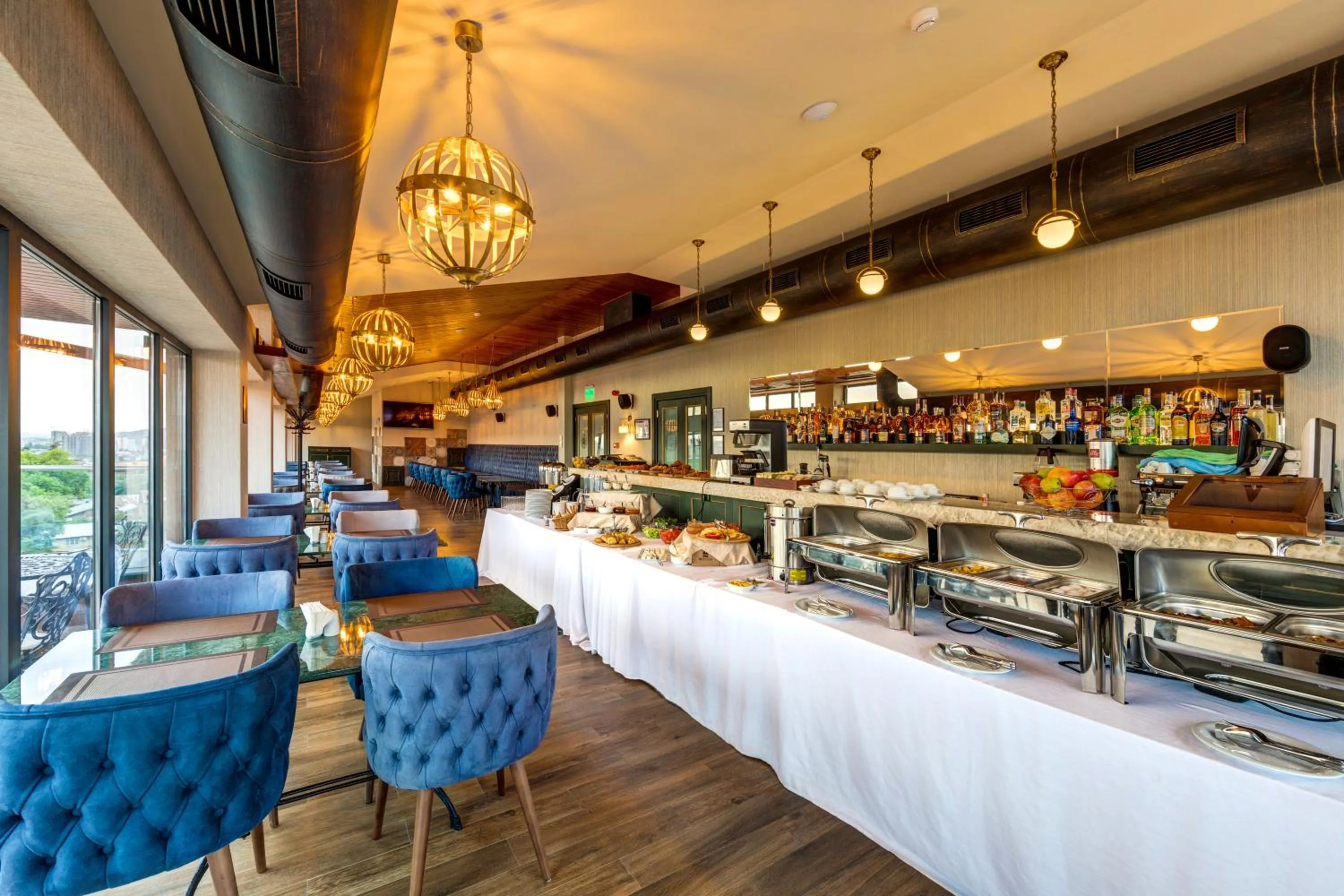 Restaurant/places to eat in Sole Palace