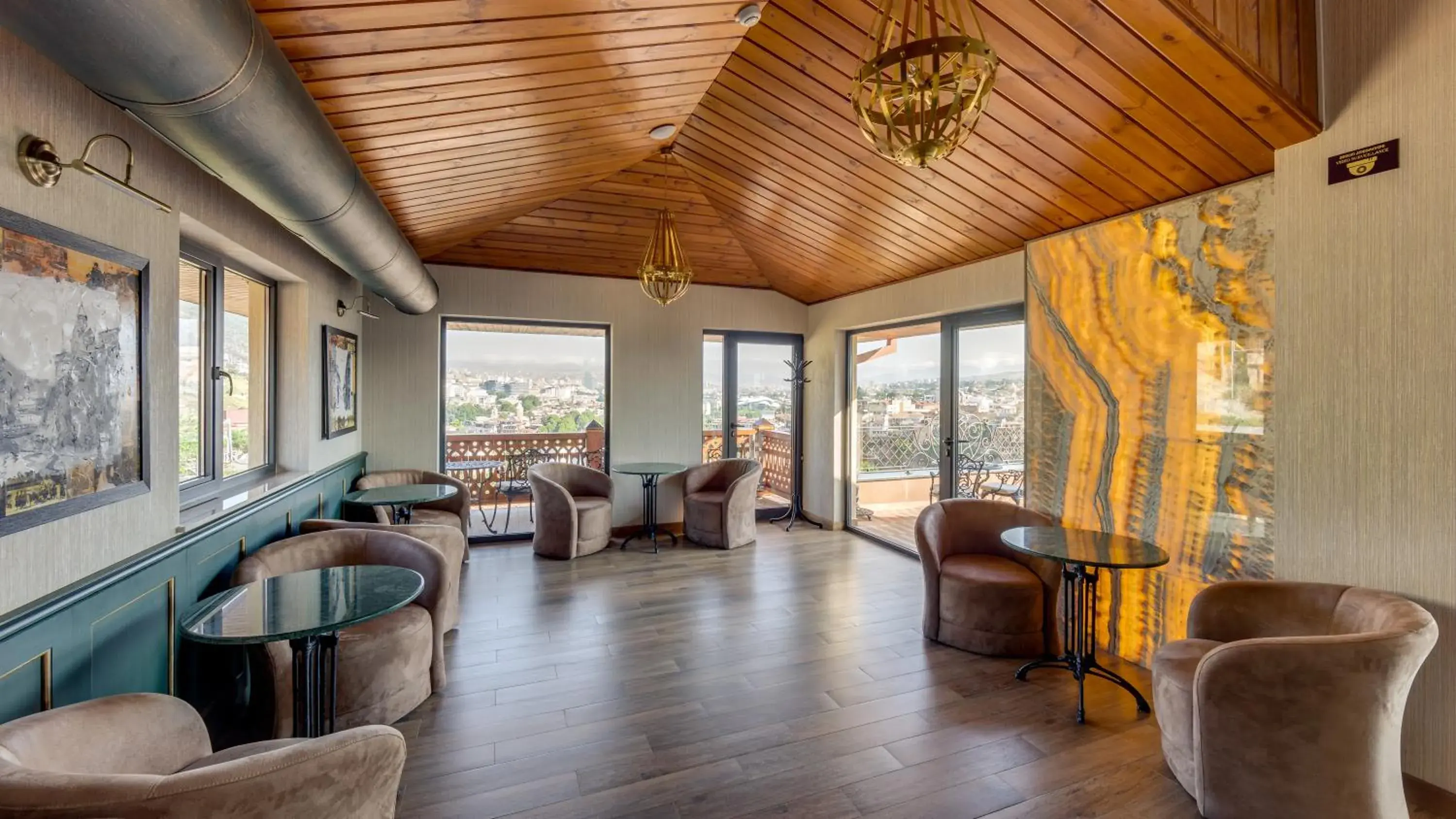 Restaurant/places to eat in Sole Palace Restaurant/places to eat in Sole Palace