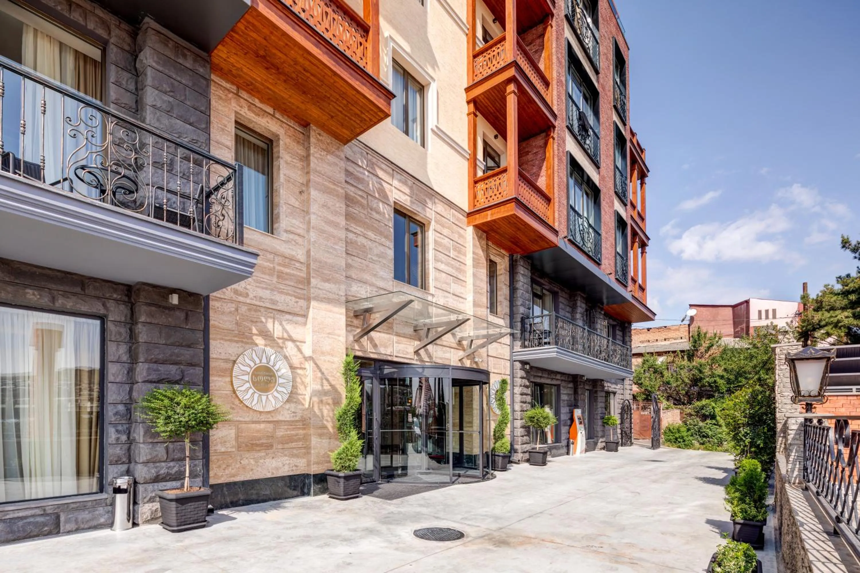 Facade/entrance in Sole Palace